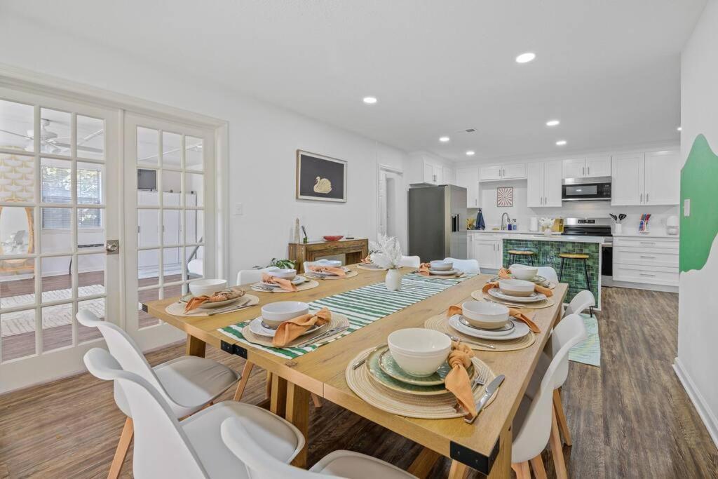 Holiday home Tally's Sapphire Sleeps12 Near Fsu, Capitol, Golf Club With Game Room, Projector And Patio Tallahassee