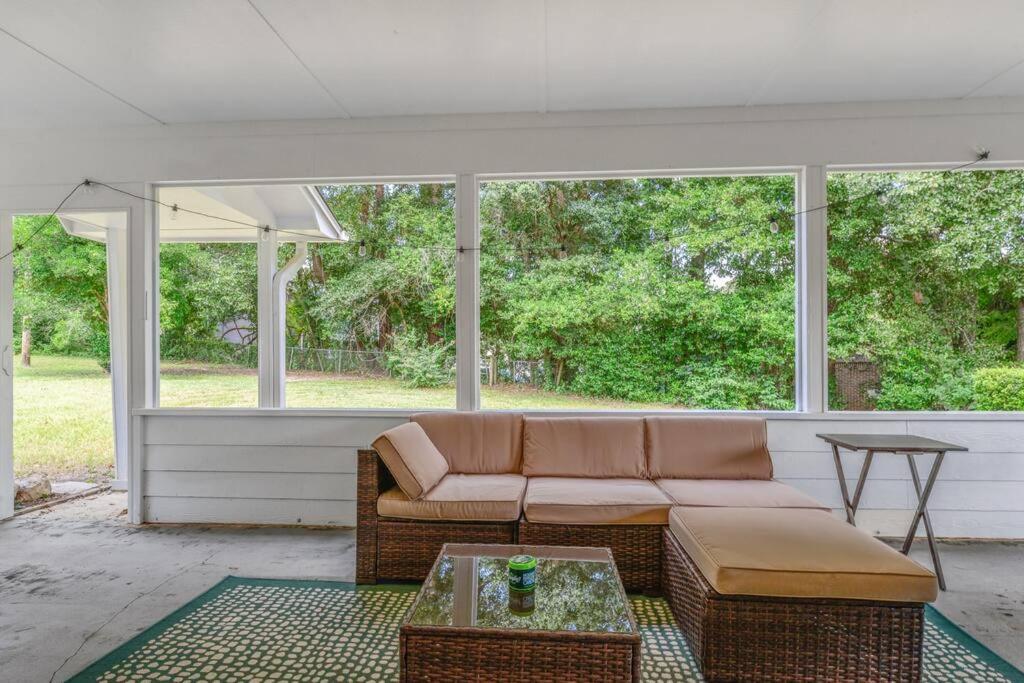 Tally's Sapphire Sleeps12 Near Fsu, Capitol, Golf Club With Game Room, Projector And Patio Tallahassee