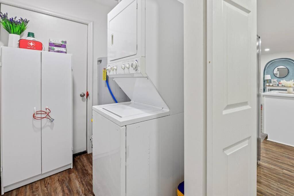 Holiday home Tally's Sapphire Sleeps12 Near Fsu, Capitol, Golf Club With Game Room, Projector And Patio Tallahassee