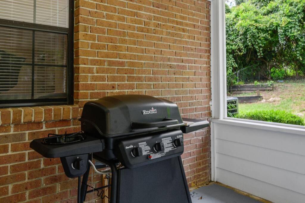 Tally's Sapphire Sleeps12 Near Fsu, Capitol, Golf Club With Game Room, Projector And Patio Holiday home *