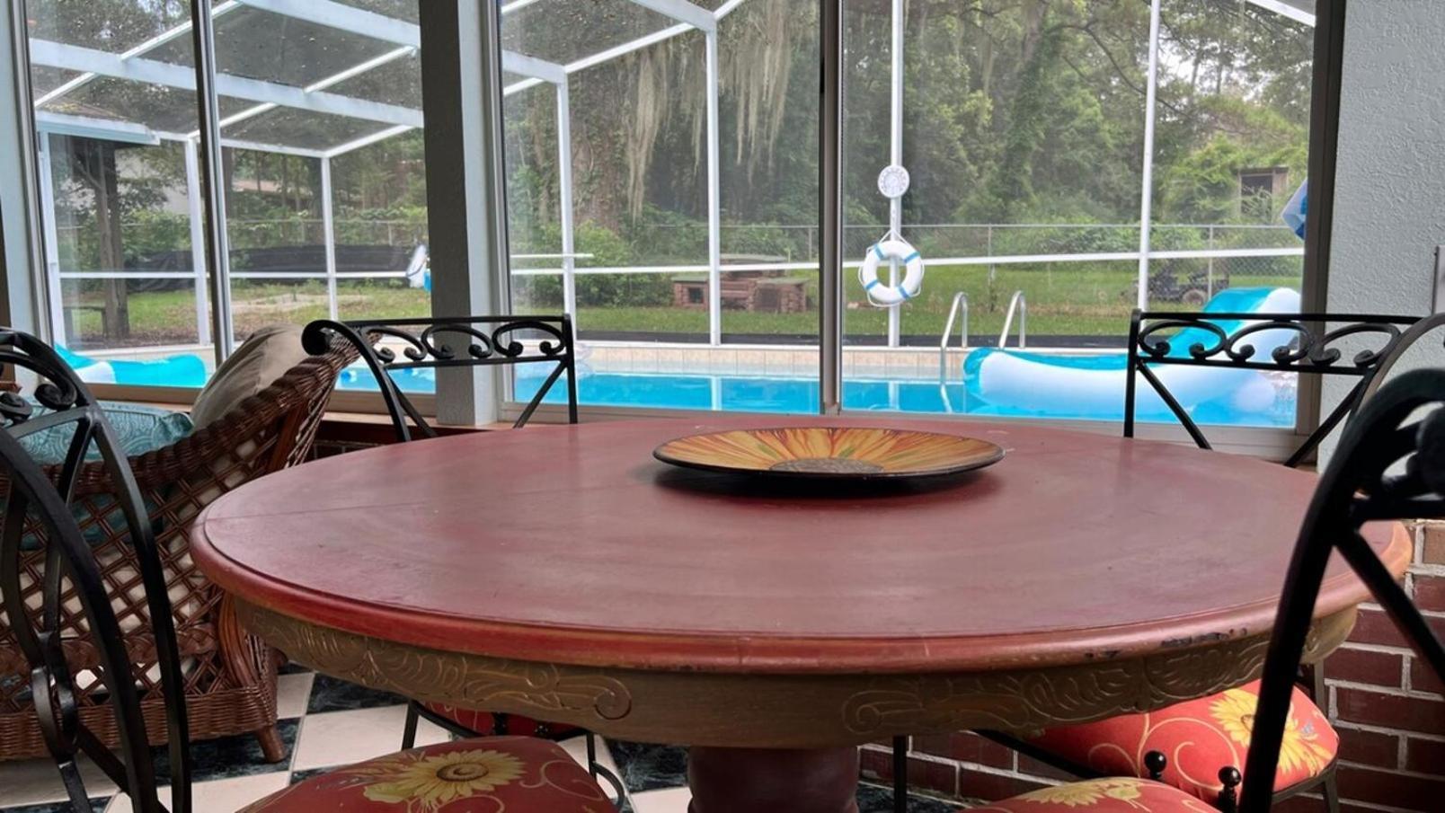 Groups-hot Tub -pool- Private-4 Baths Holiday home *