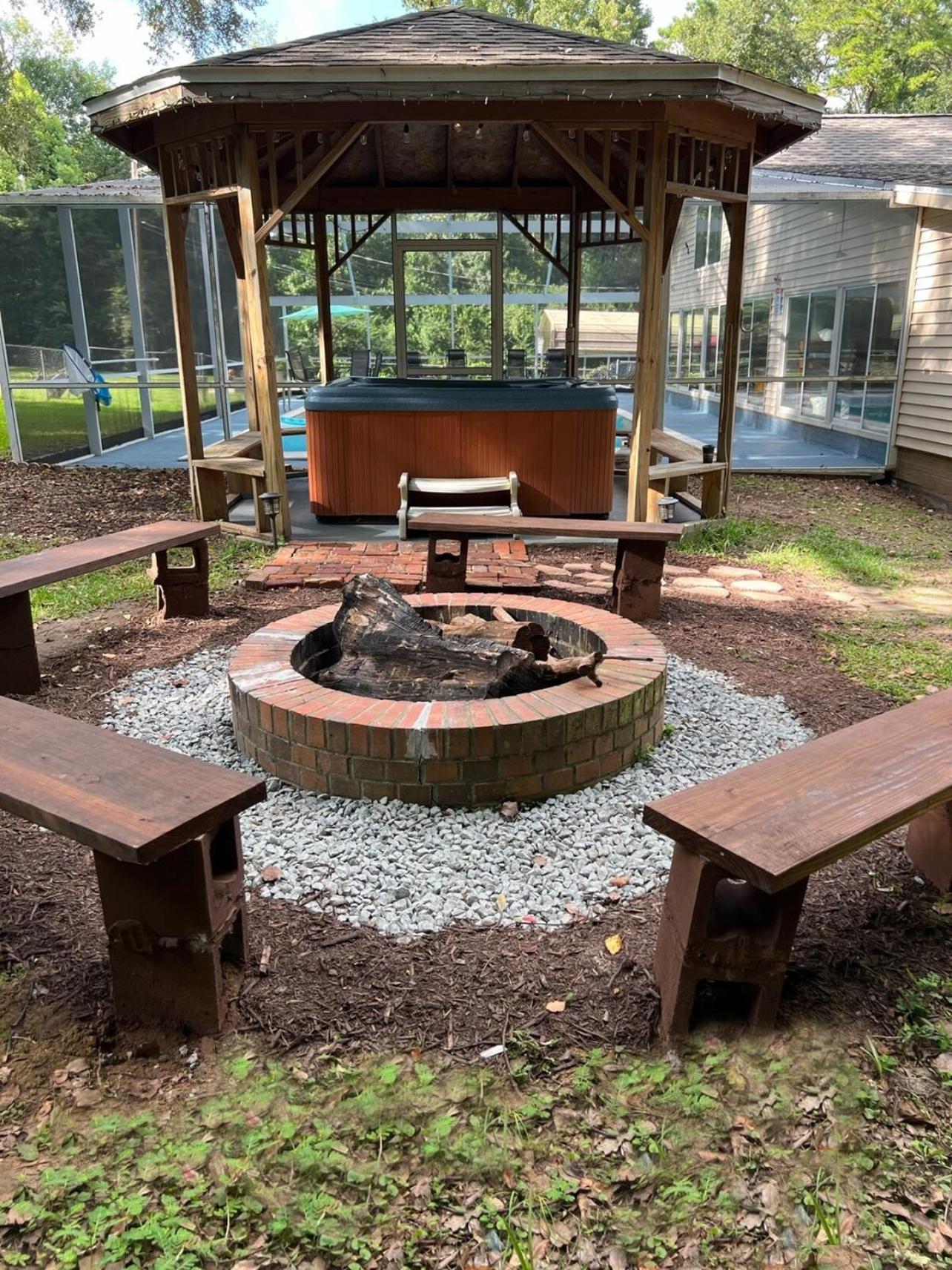 Groups-hot Tub -pool- Private-4 Baths Holiday home Tallahassee