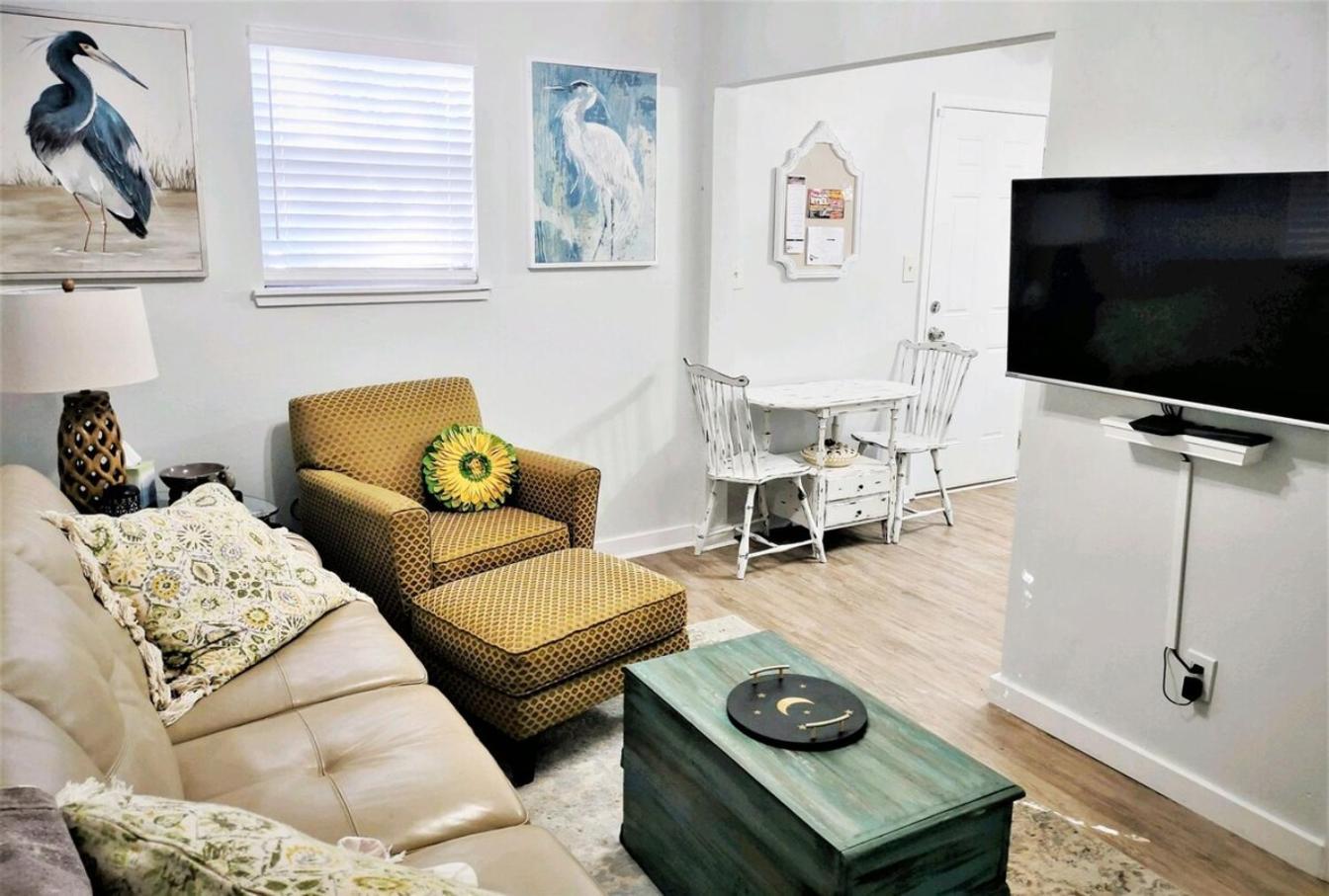 Best Location Quiet Pets * Tallahassee