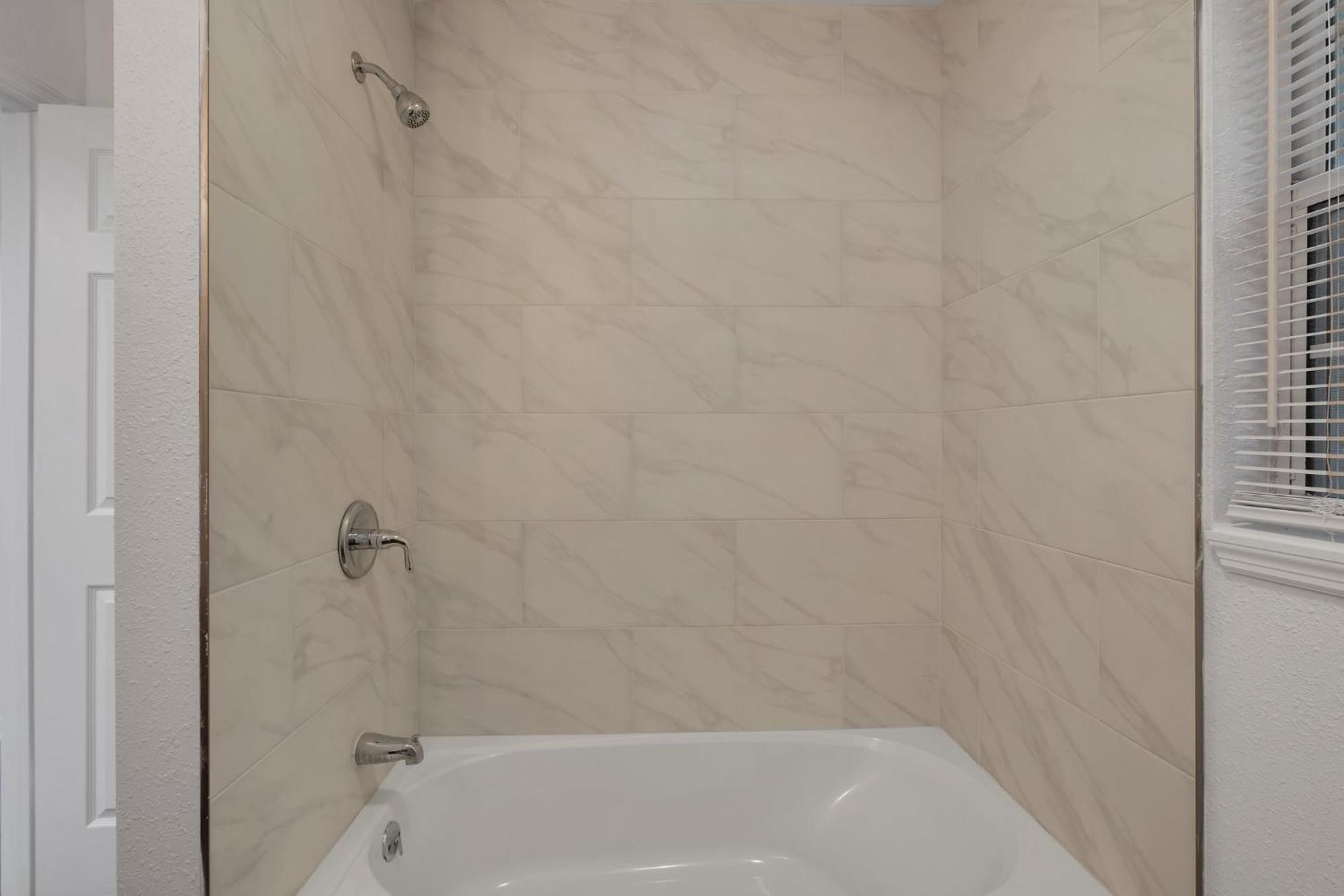 The Renegade - Renovated 3 Bedroom