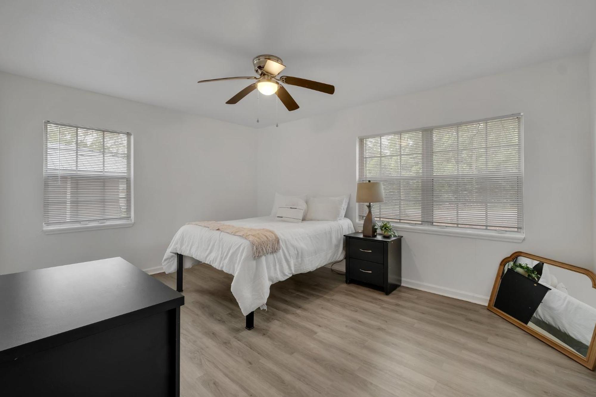 The Renegade - Renovated 3 Bedroom * Tallahassee