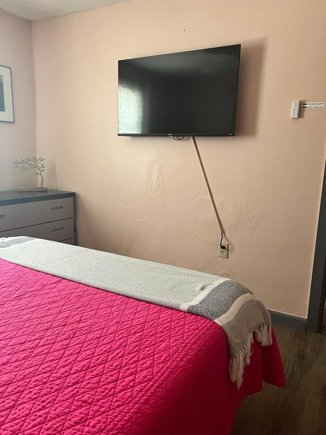 Holiday home Groups-1 Mi To Stadium-dog Friendly-fence Yrd *