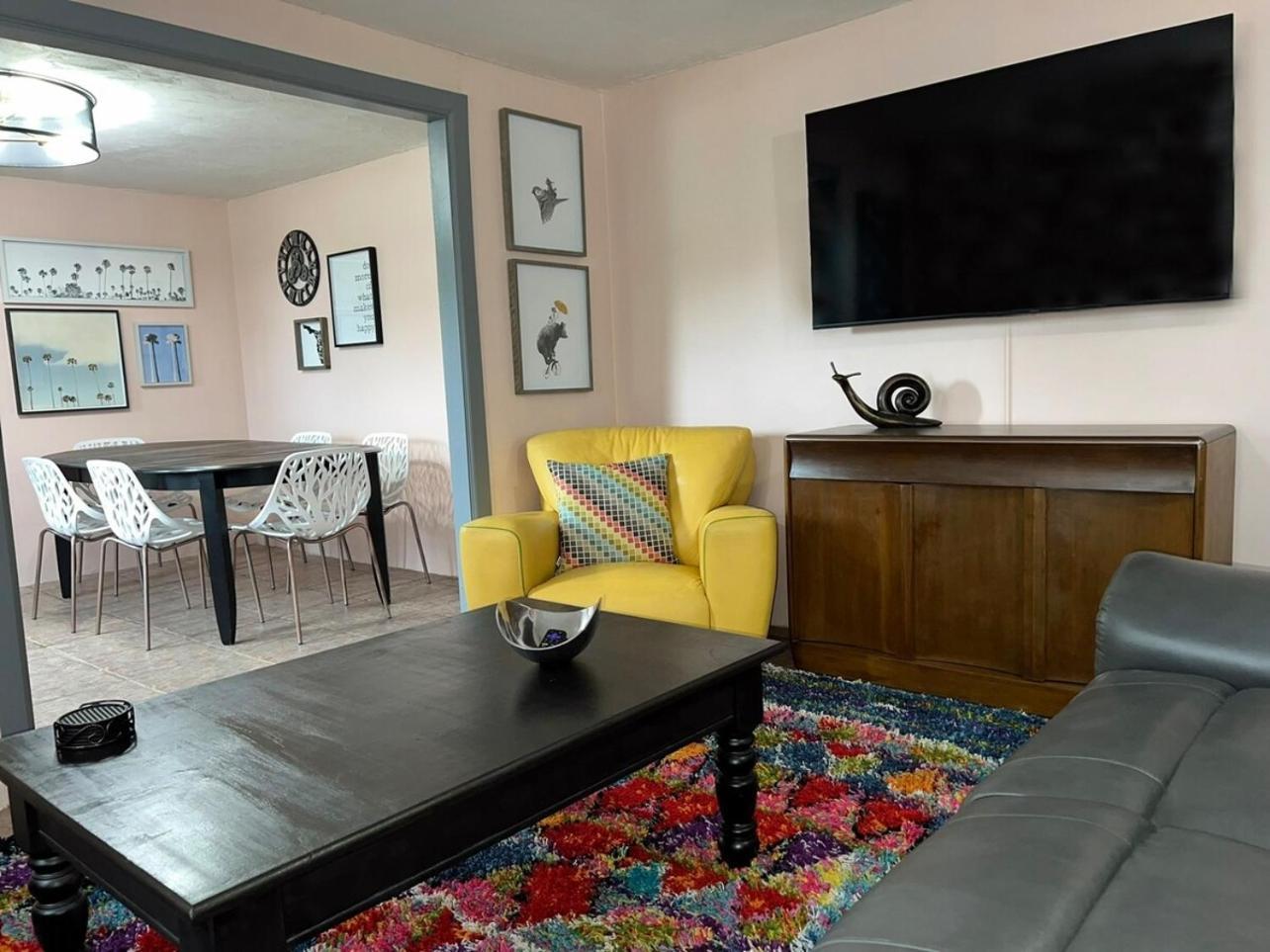 Groups-1 Mi To Stadium-dog Friendly-fence Yrd Holiday home *
