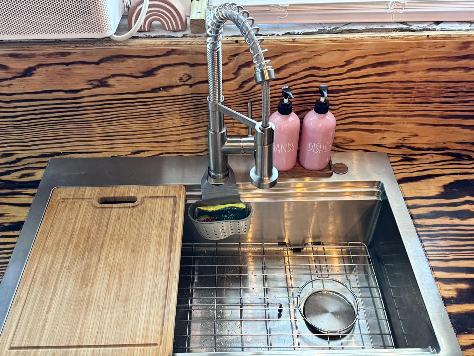 Groups-1 Mi To Stadium-dog Friendly-fence Yrd Holiday home *