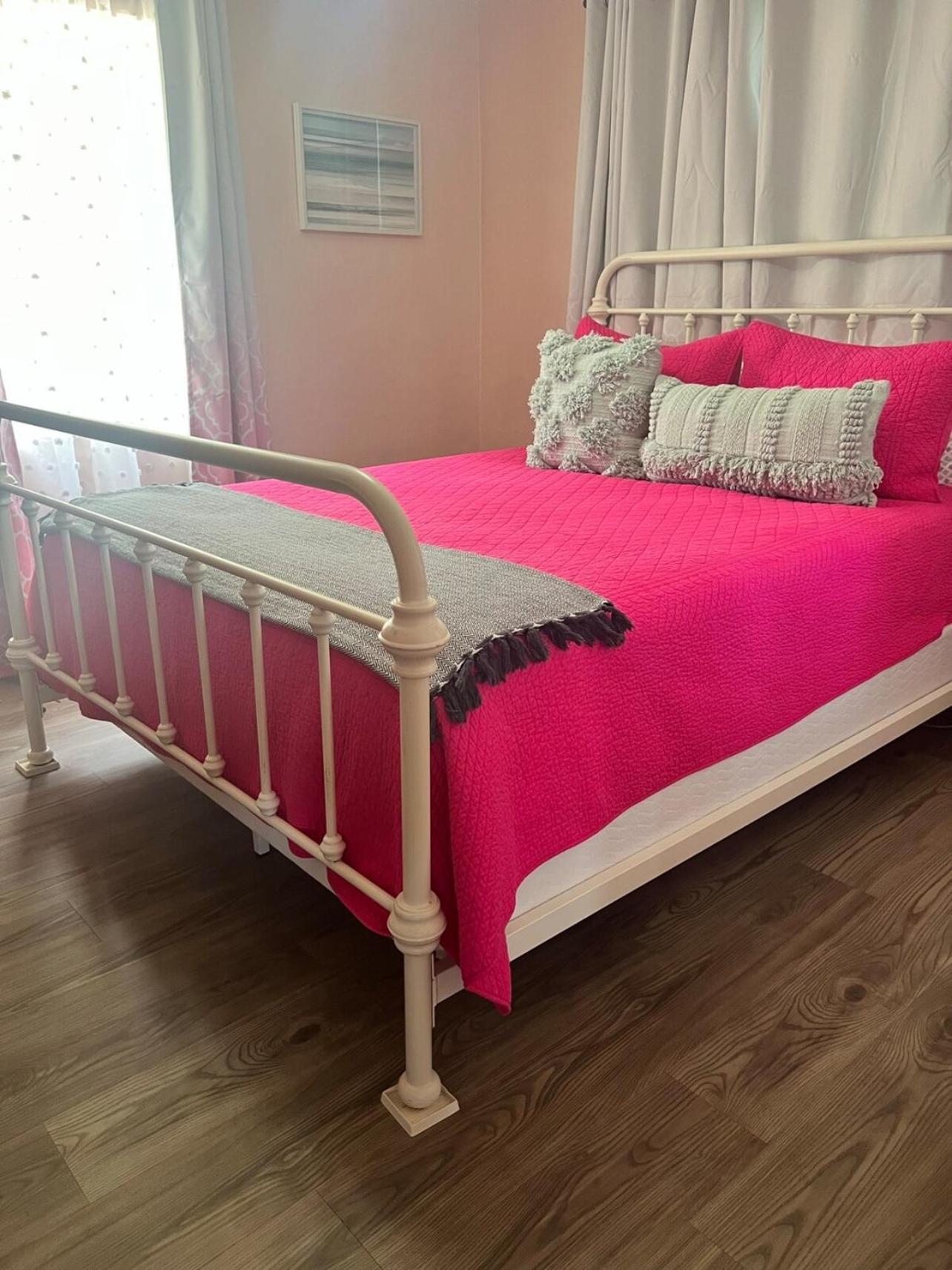 Holiday home Groups-1 Mi To Stadium-dog Friendly-fence Yrd