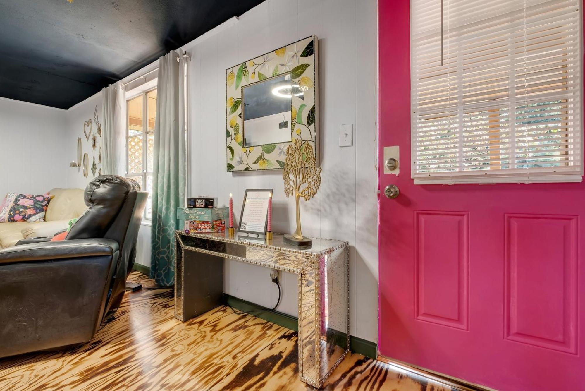 Groups-1 Mi To Stadium-dog Friendly-fence Yrd Tallahassee
