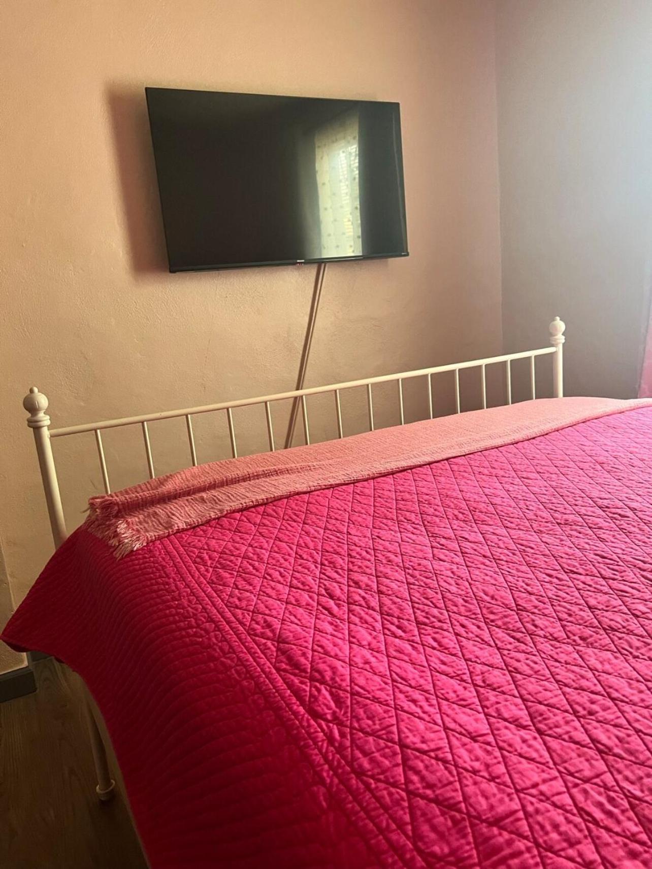 Groups-1 Mi To Stadium-dog Friendly-fence Yrd Holiday home *