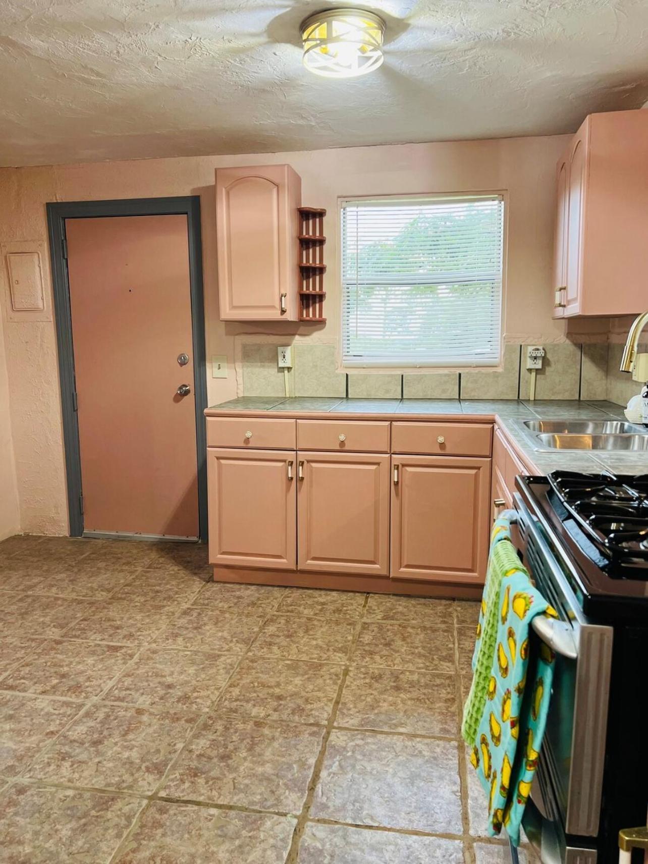 Groups-1 Mi To Stadium-dog Friendly-fence Yrd *