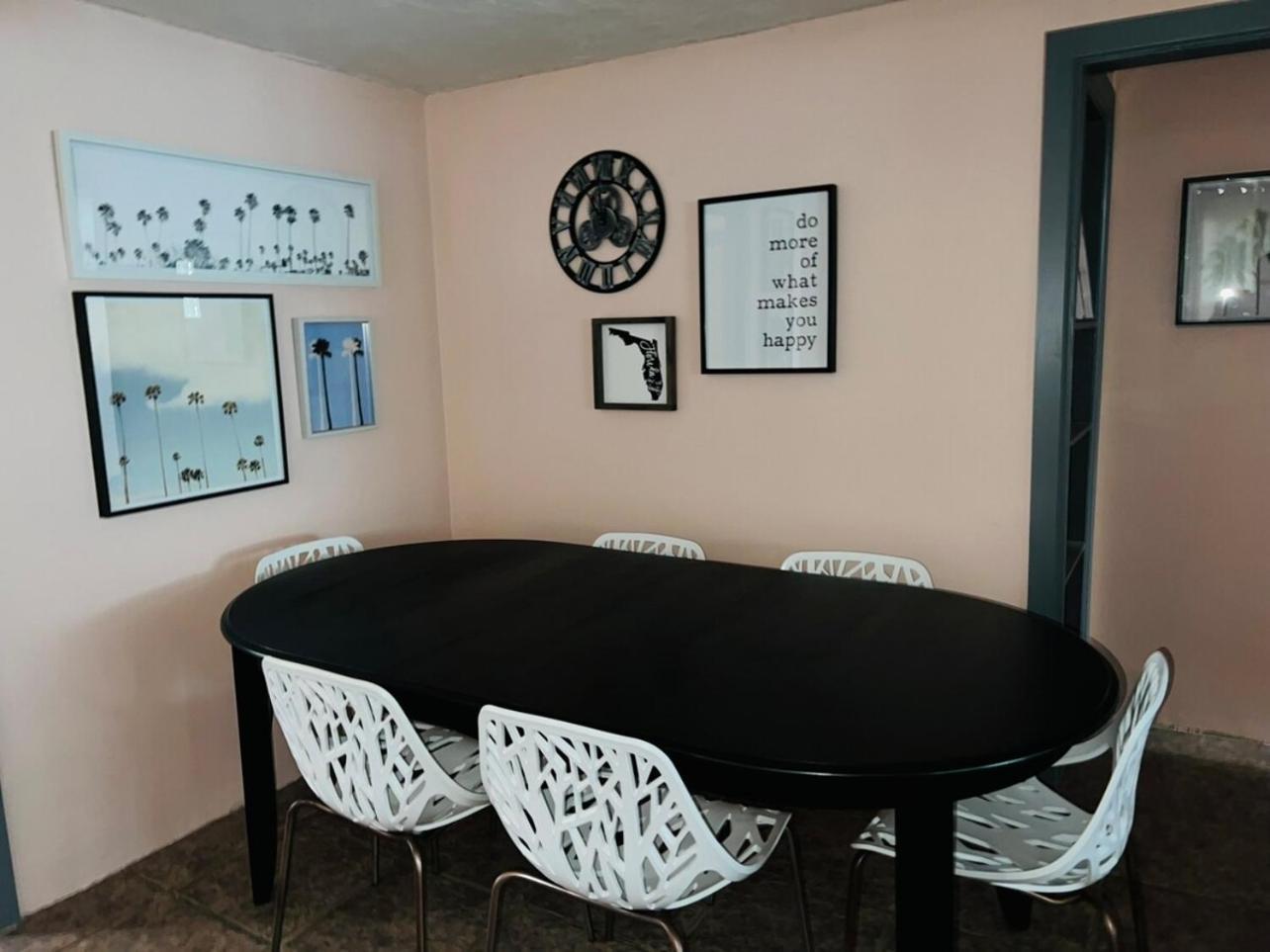 Groups-1 Mi To Stadium-dog Friendly-fence Yrd Holiday home
