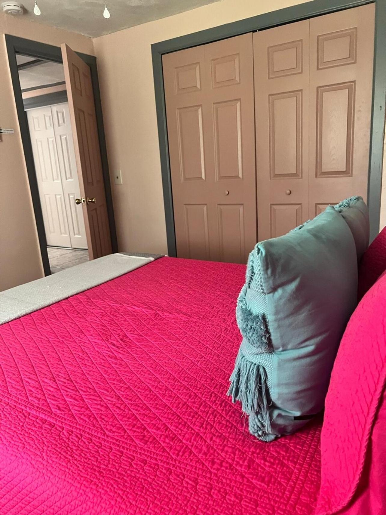 Holiday home Groups-1 Mi To Stadium-dog Friendly-fence Yrd