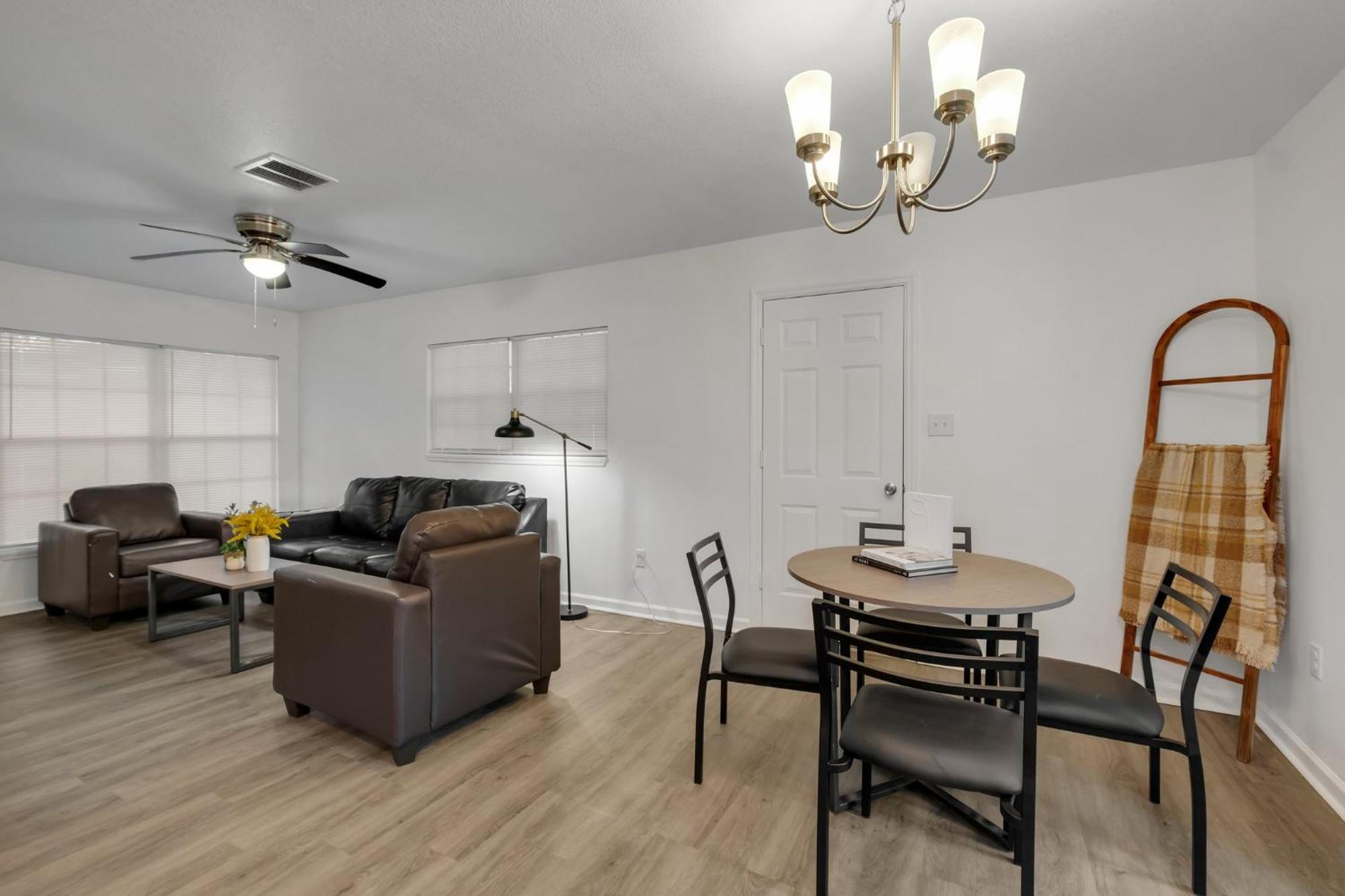 Holiday home The Renegade - Renovated 3 Bedroom *