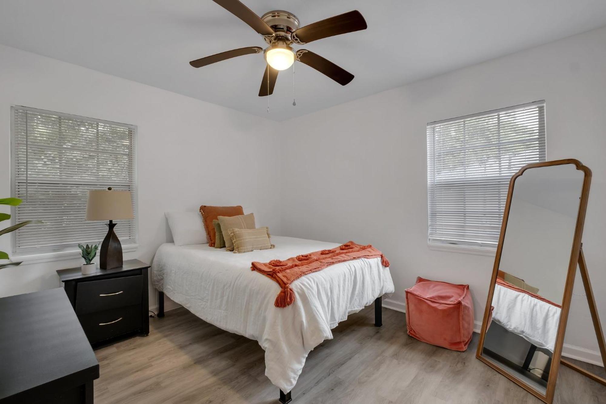 The Renegade - Renovated 3 Bedroom * Tallahassee