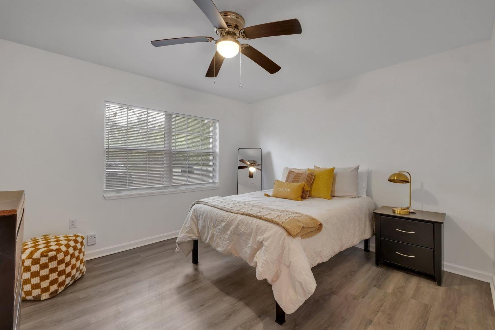 The Renegade - Renovated 3 Bedroom *