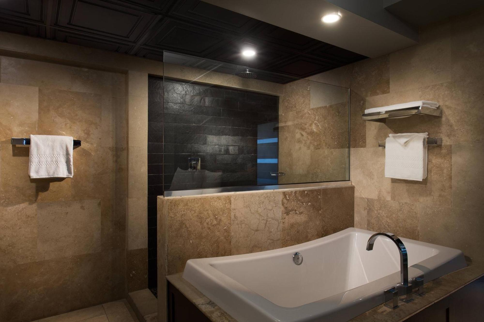 Duval, Autograph Collection Hotel 4*