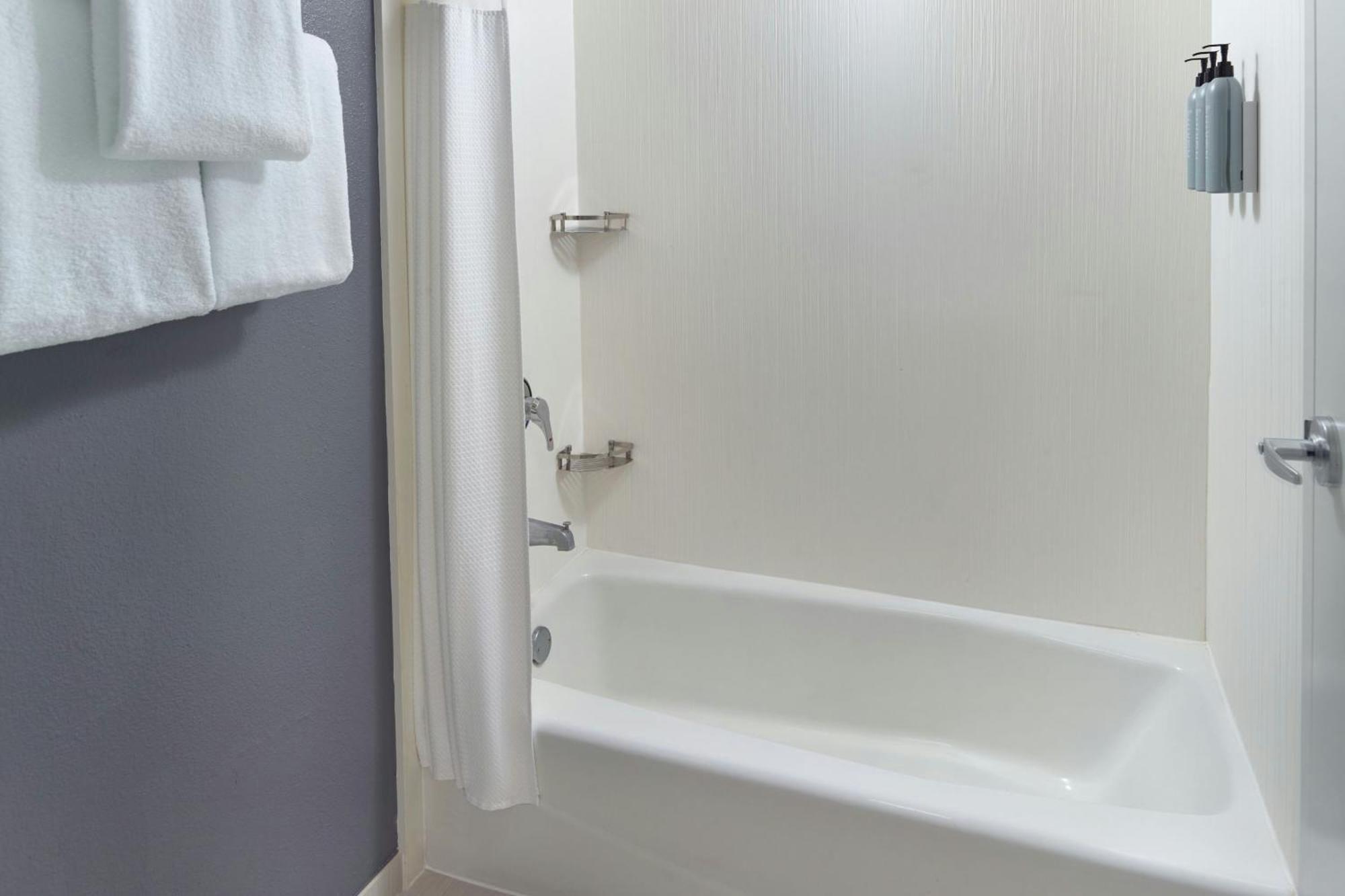 Hotel Courtyard By Marriott Downtown/capital 3*