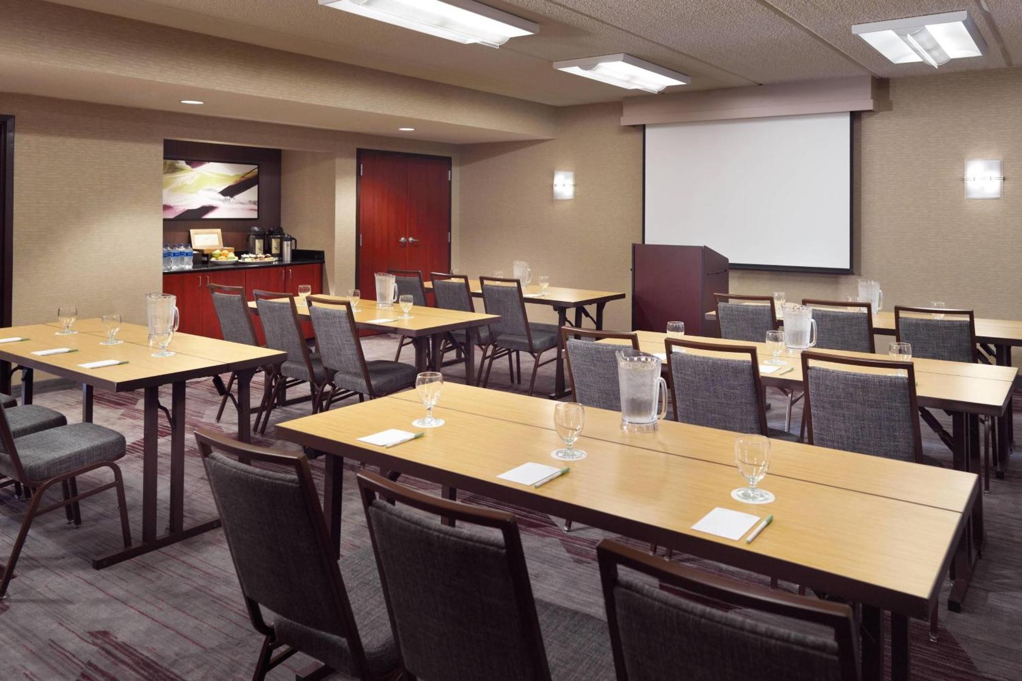 Hotel Courtyard By Marriott Downtown/capital 3*