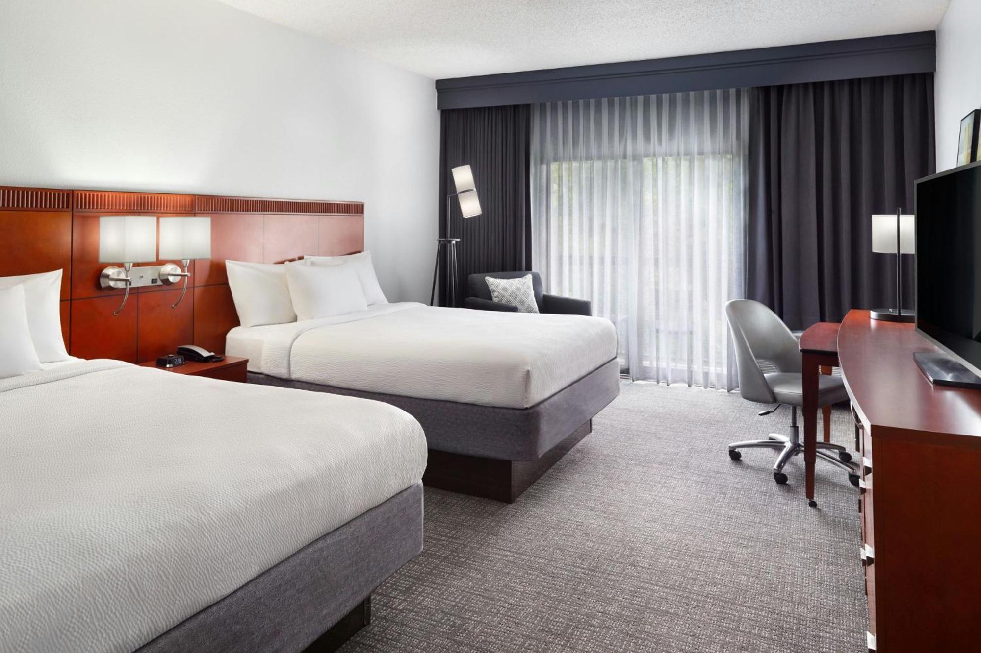 Courtyard By Marriott Downtown/capital 3*