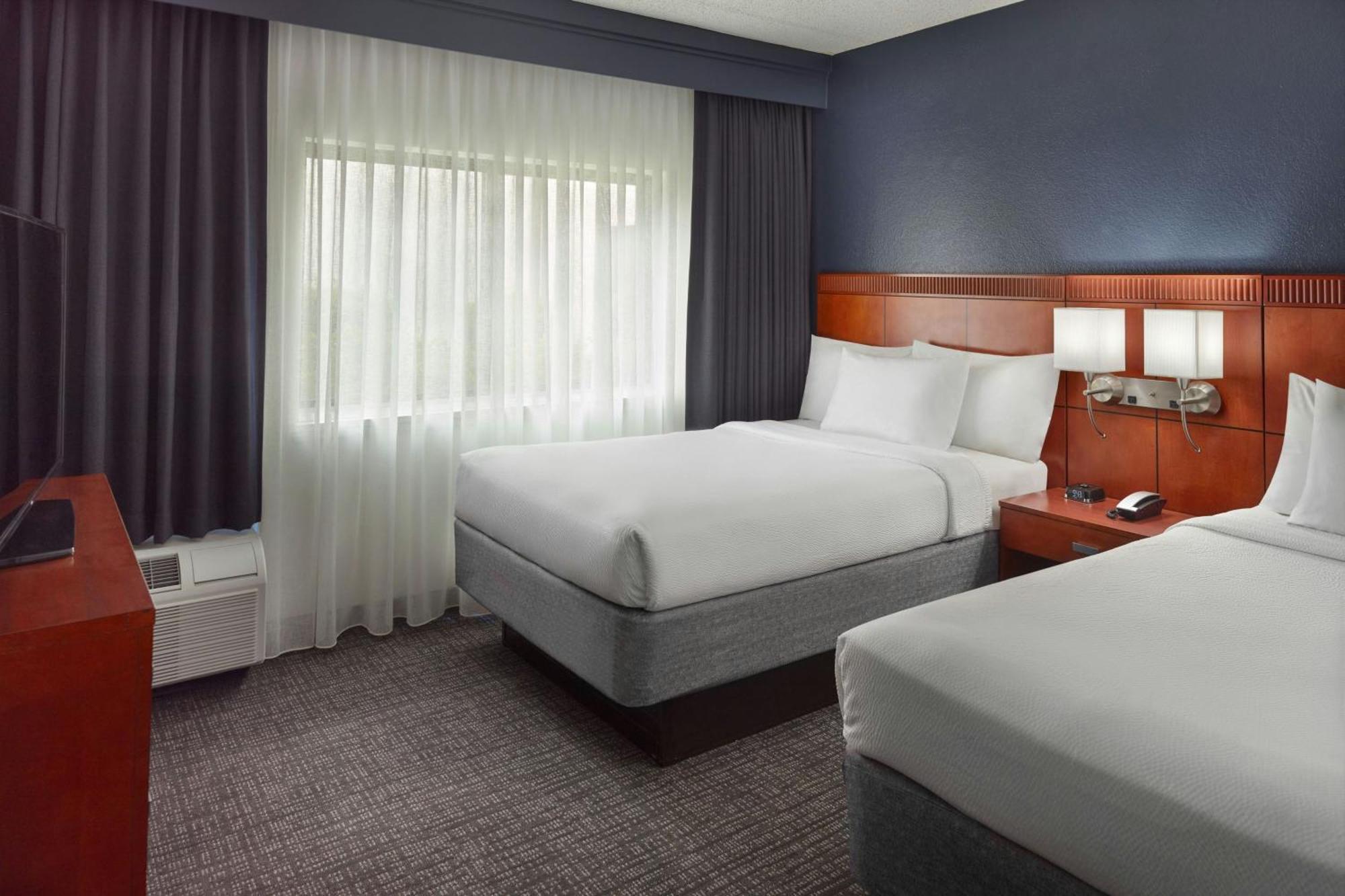 Hotel Courtyard By Marriott Downtown/capital 3*