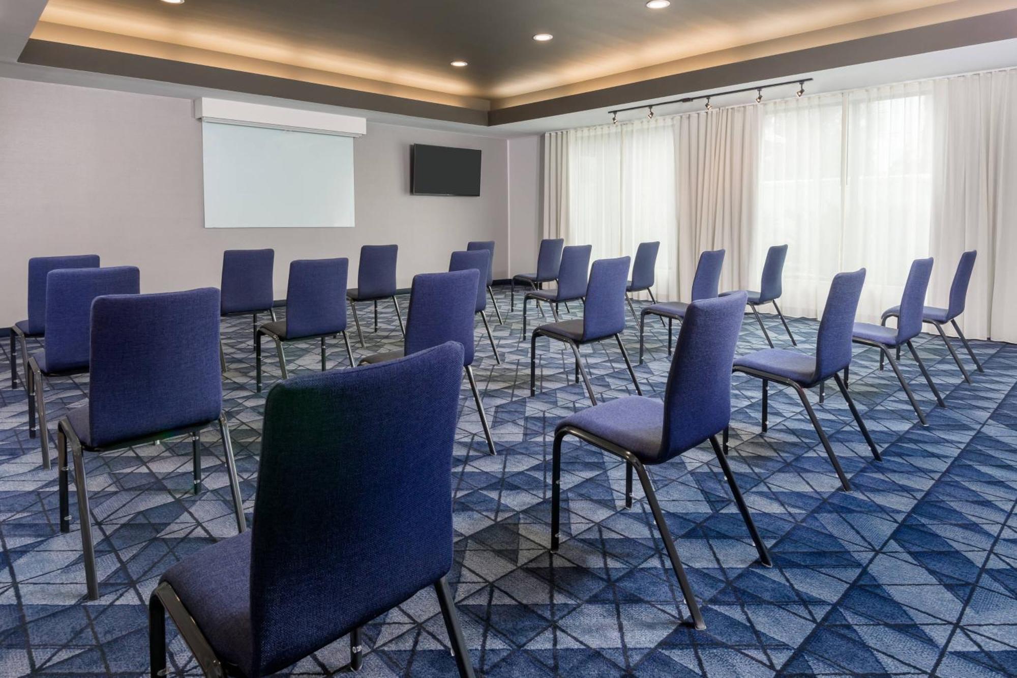 Hotel Courtyard North/i-10 Capital Circle 3*