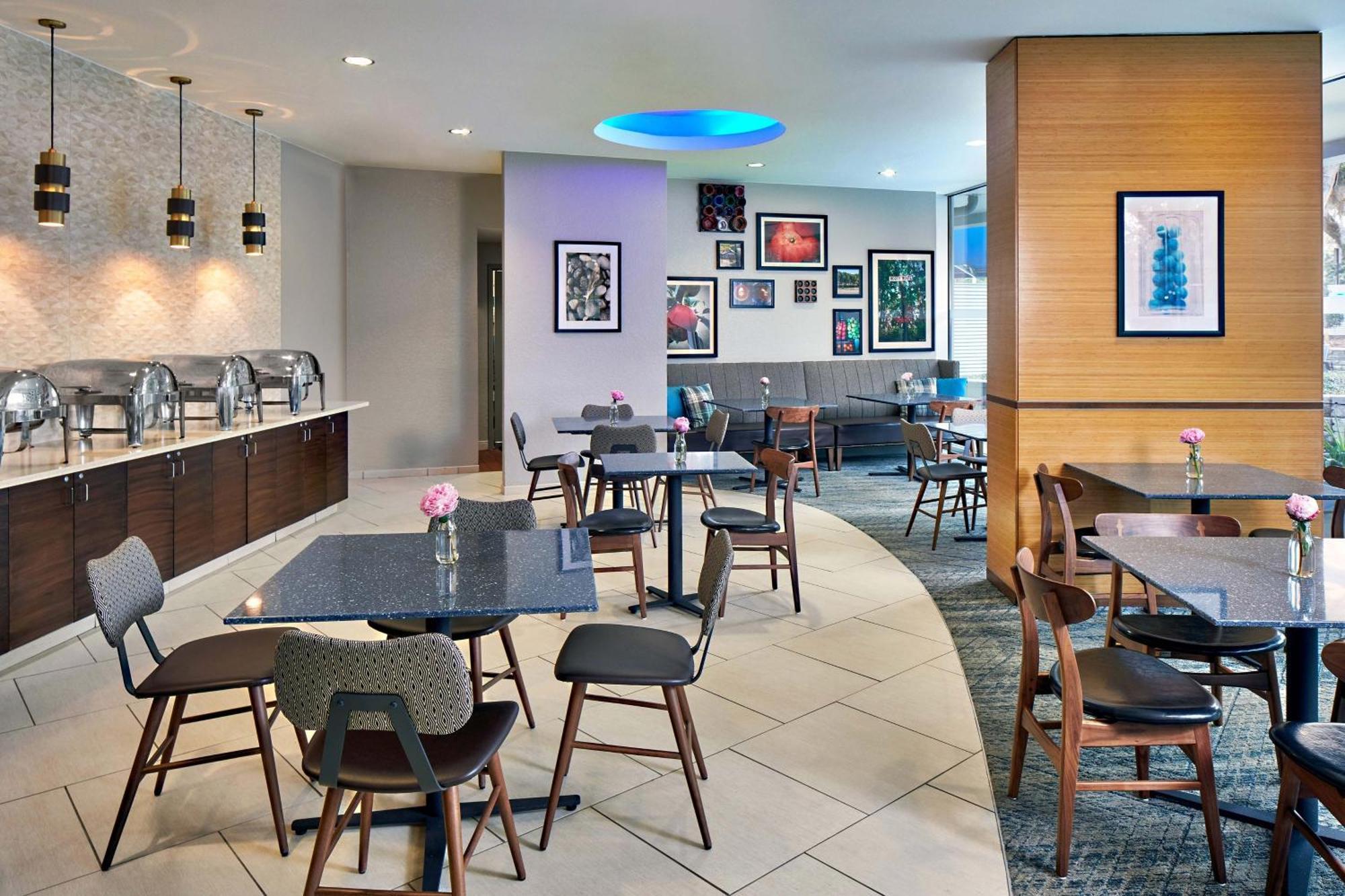 Four Points By Sheraton Downtown Hotel 4*