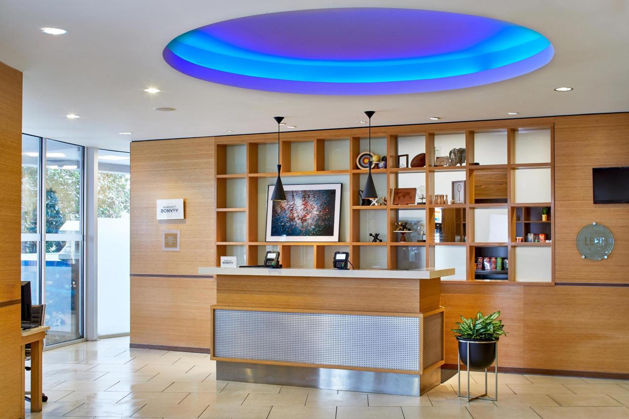 Four Points By Sheraton Downtown 4*