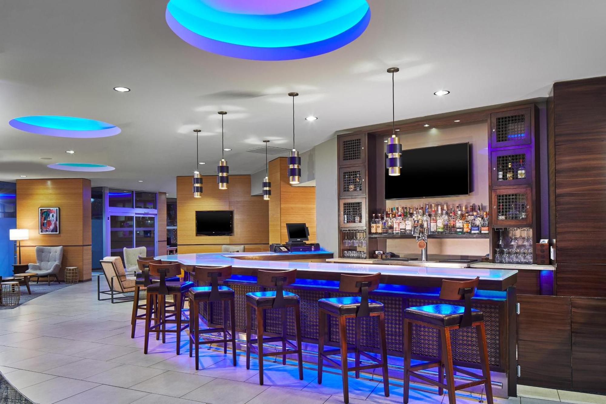 Four Points By Sheraton Downtown Hotel 4*