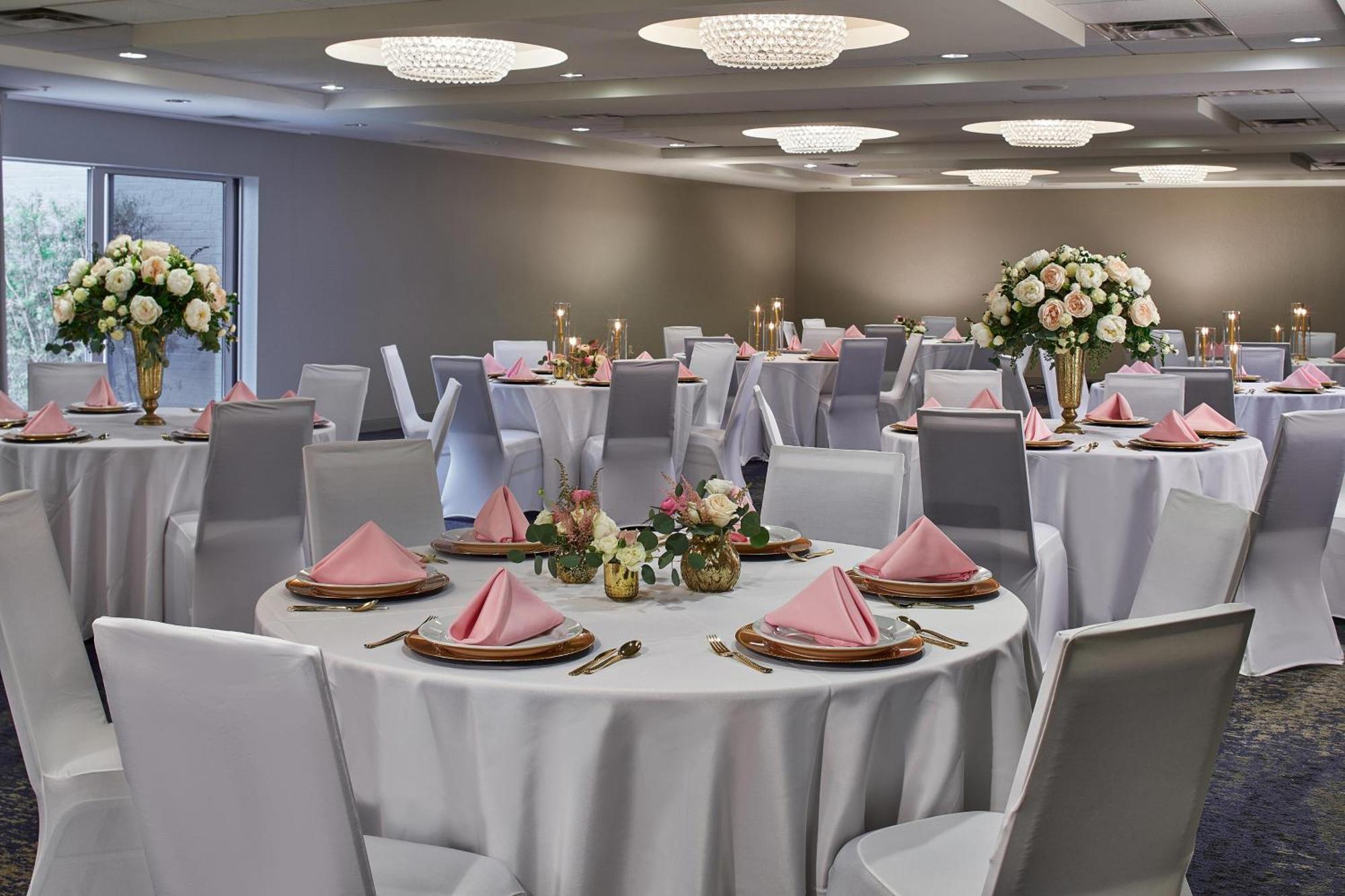 Hotel Four Points By Sheraton Downtown 4*