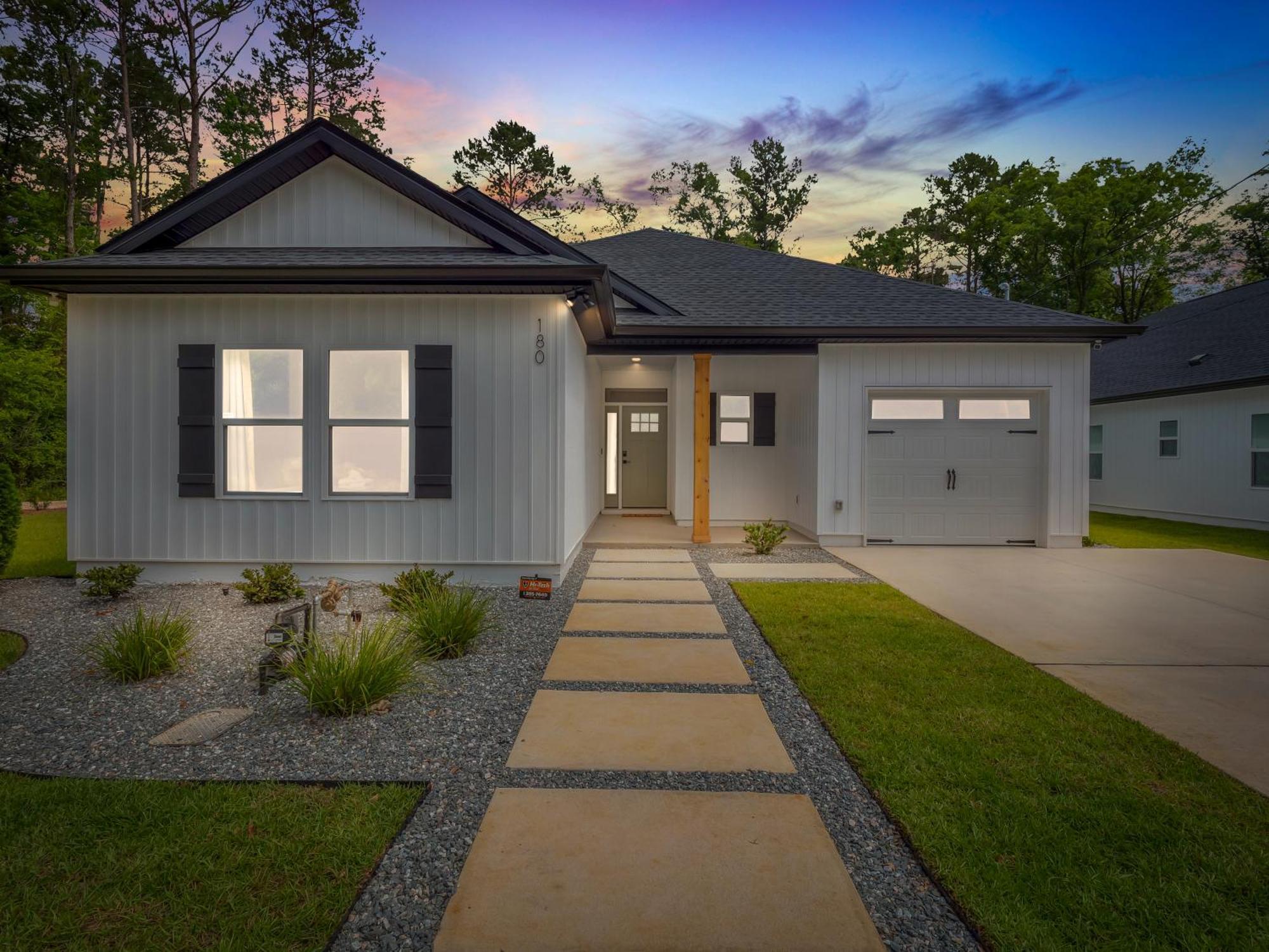 New Take On Midtown Modern Holiday home *
