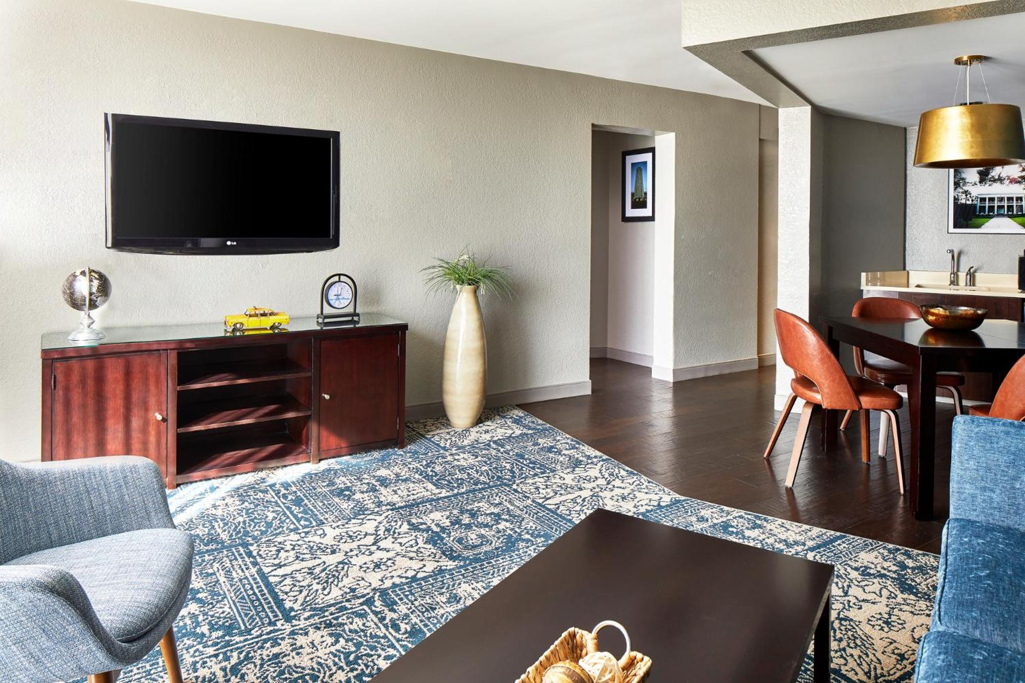 Hotel Four Points By Sheraton Downtown 4*