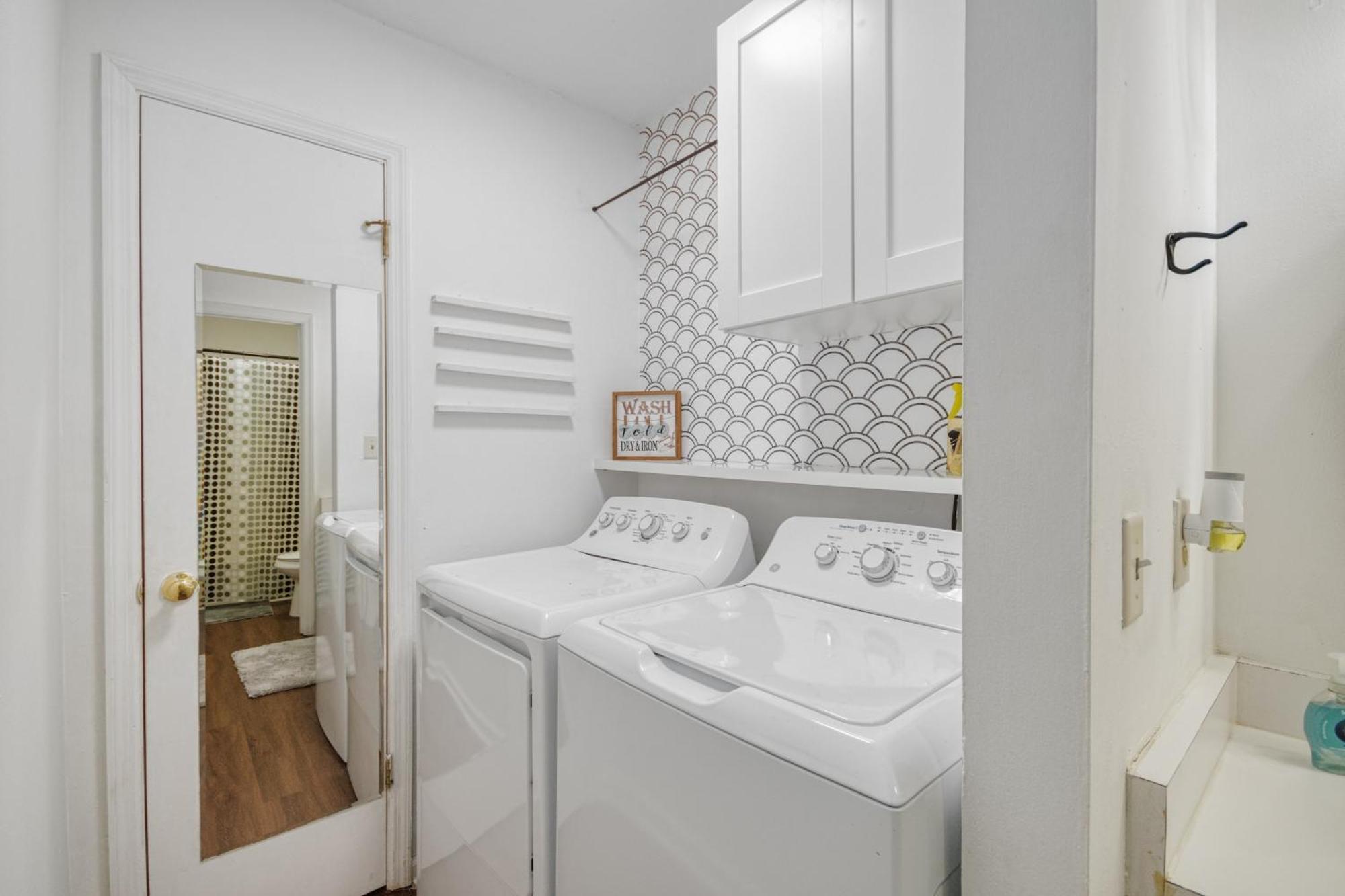 Townhouse Sleeps 4, Wi-fi, Netflix * Tallahassee