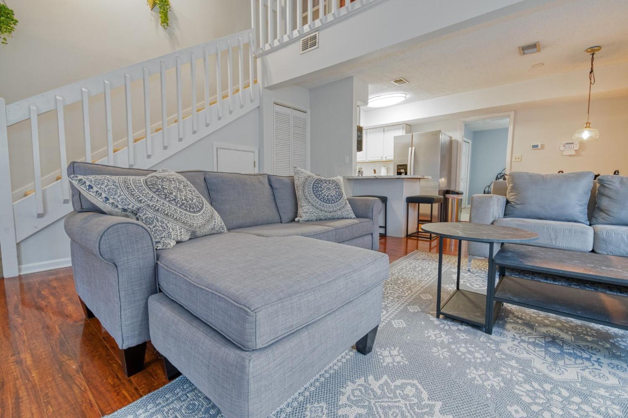Townhouse Sleeps 4, Wi-fi, Netflix