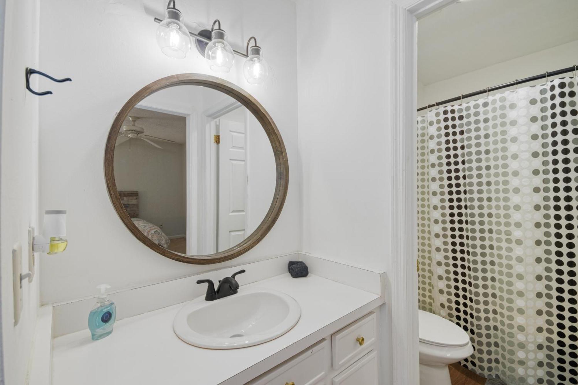 Apartment Townhouse Sleeps 4, Wi-fi, Netflix