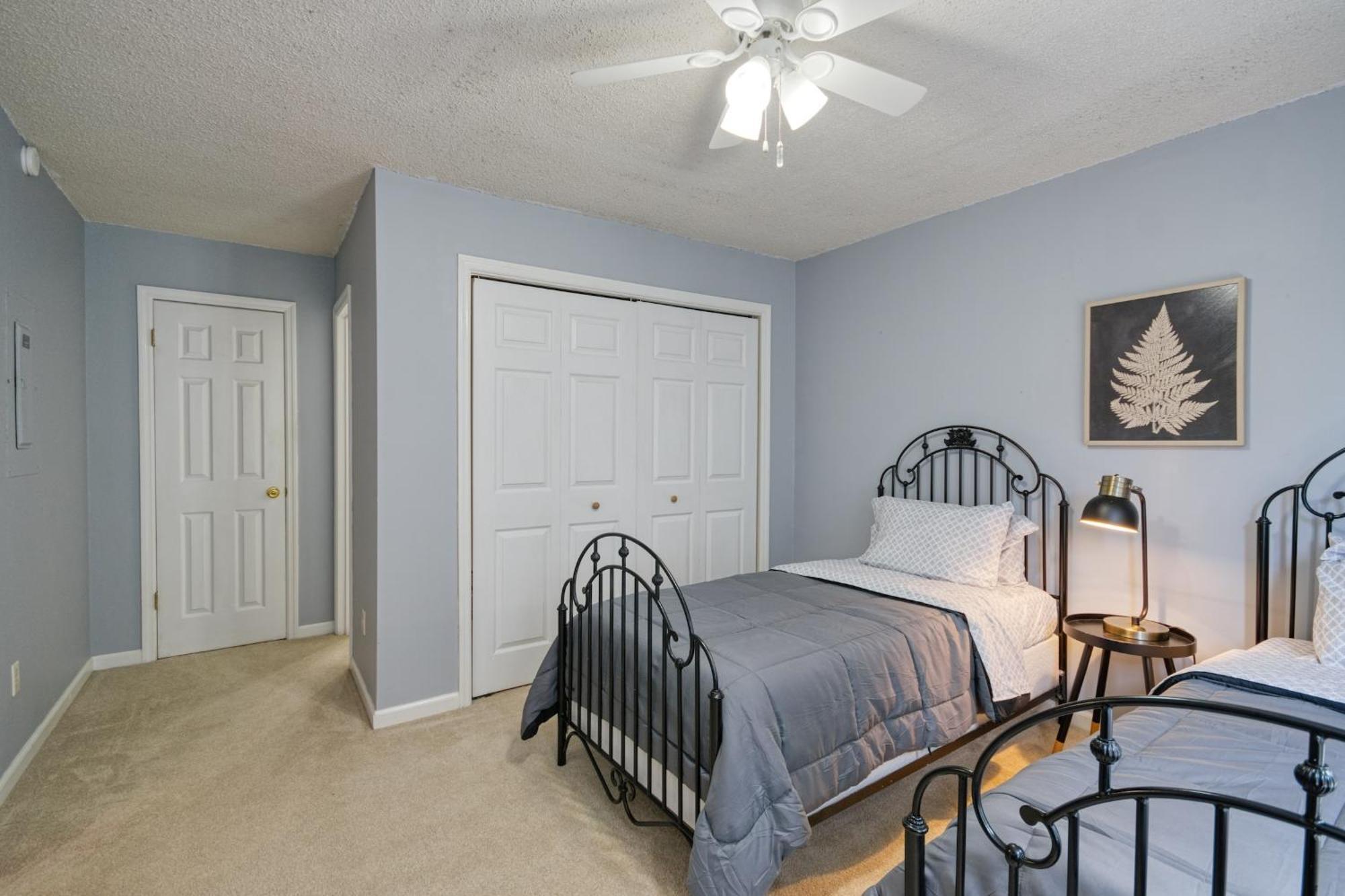 Apartment Townhouse Sleeps 4, Wi-fi, Netflix