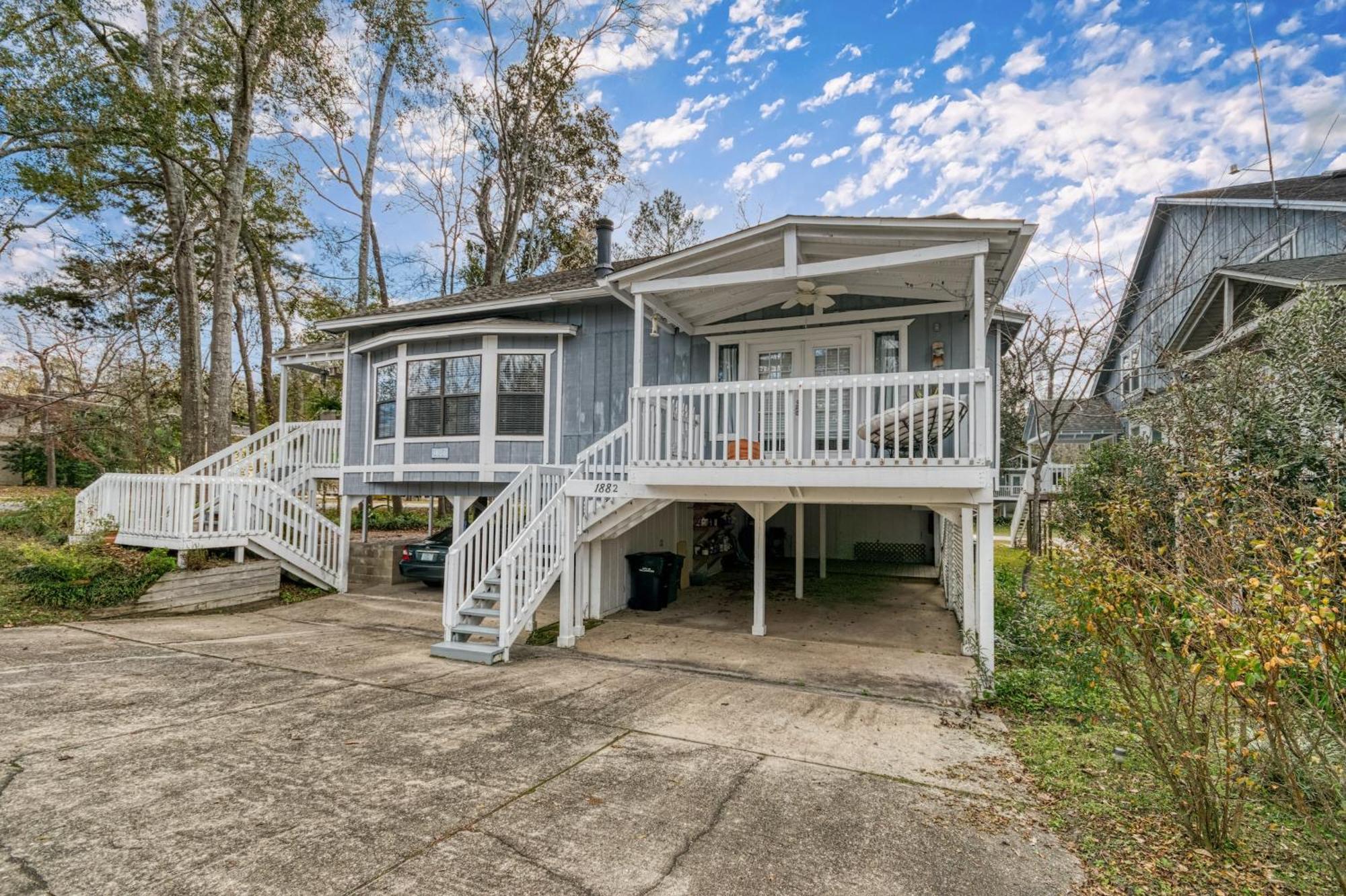Apartment Townhouse Sleeps 4, Wi-fi, Netflix Tallahassee
