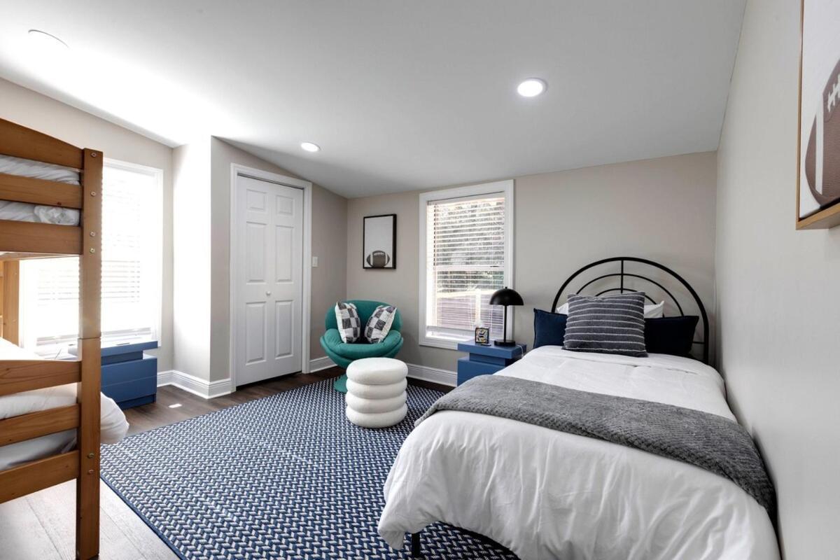 Aesthetic 3bd Home, Downtown, Fsu, Games & Yard Holiday home *