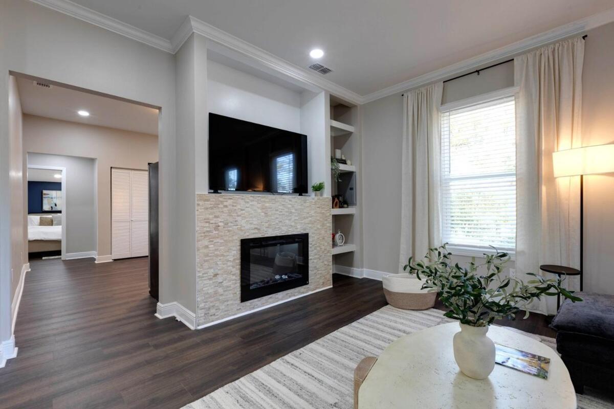 Aesthetic 3bd Home, Downtown, Fsu, Games & Yard Holiday home *