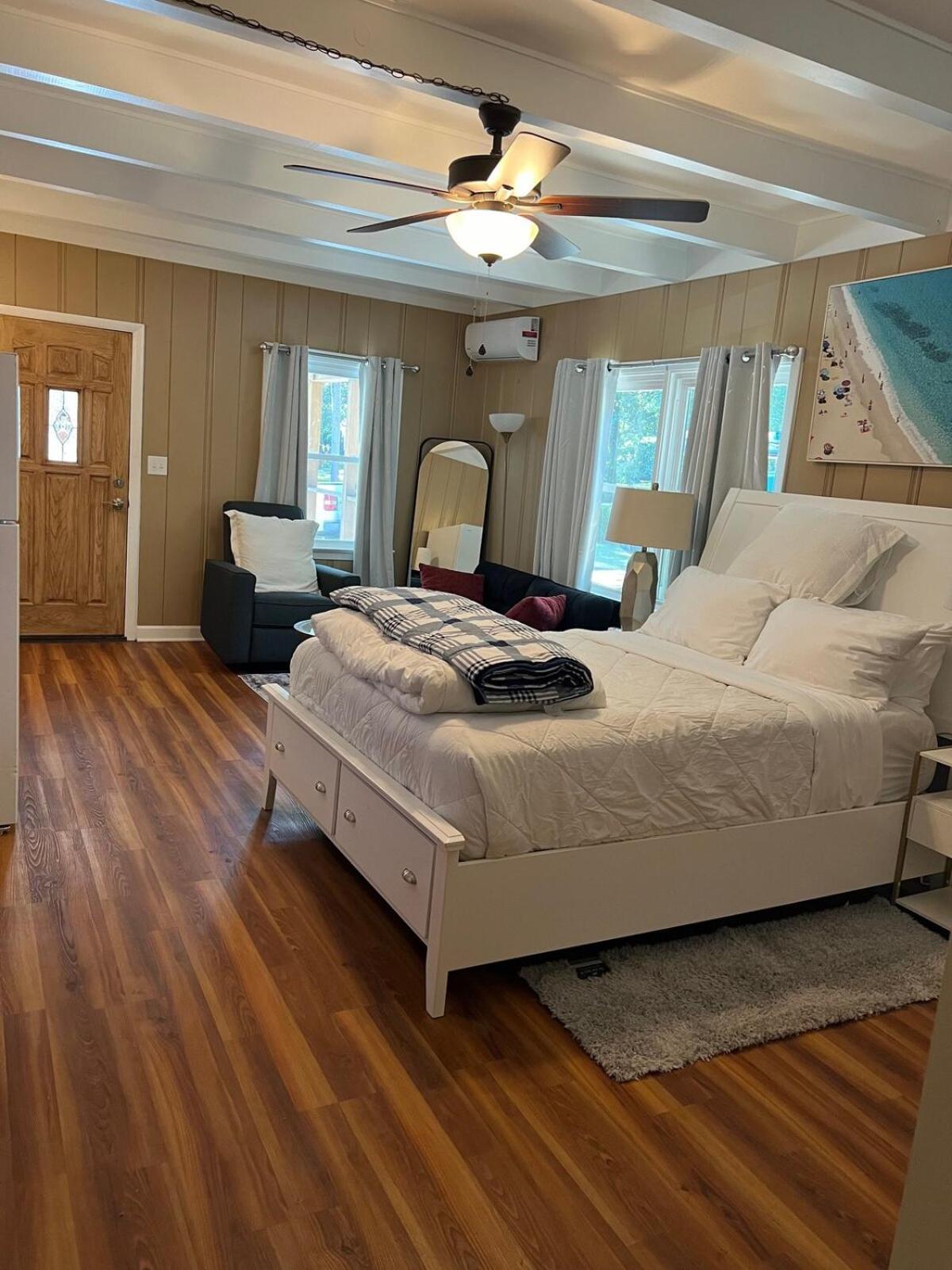 Spacious Comfortable Unit Holiday home
