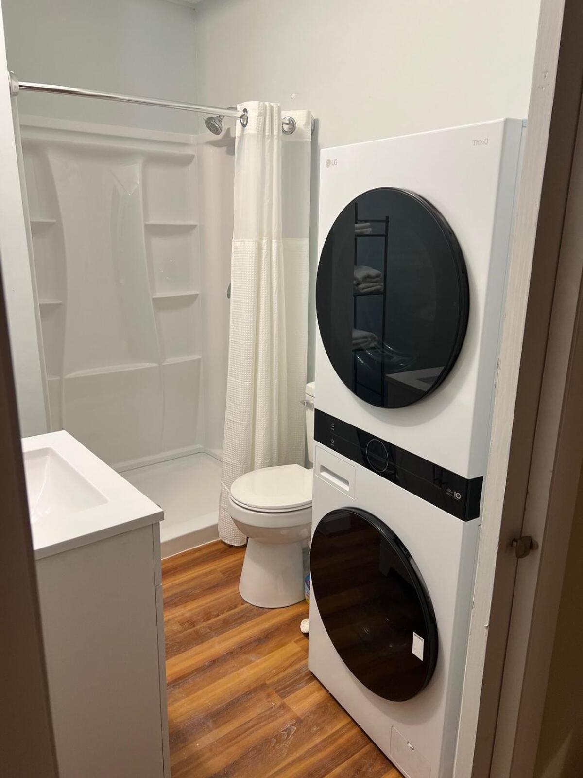 Spacious Comfortable Unit Tallahassee
