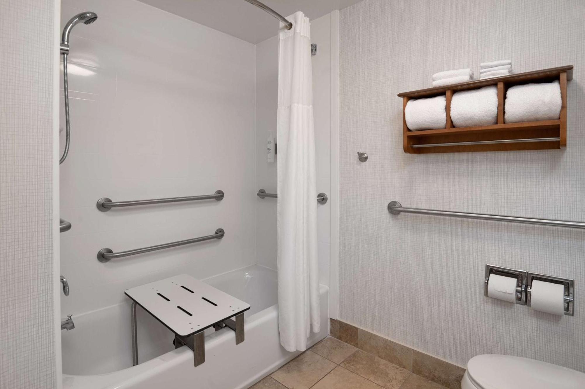 Hampton Tallahassee-central Hotel 3*