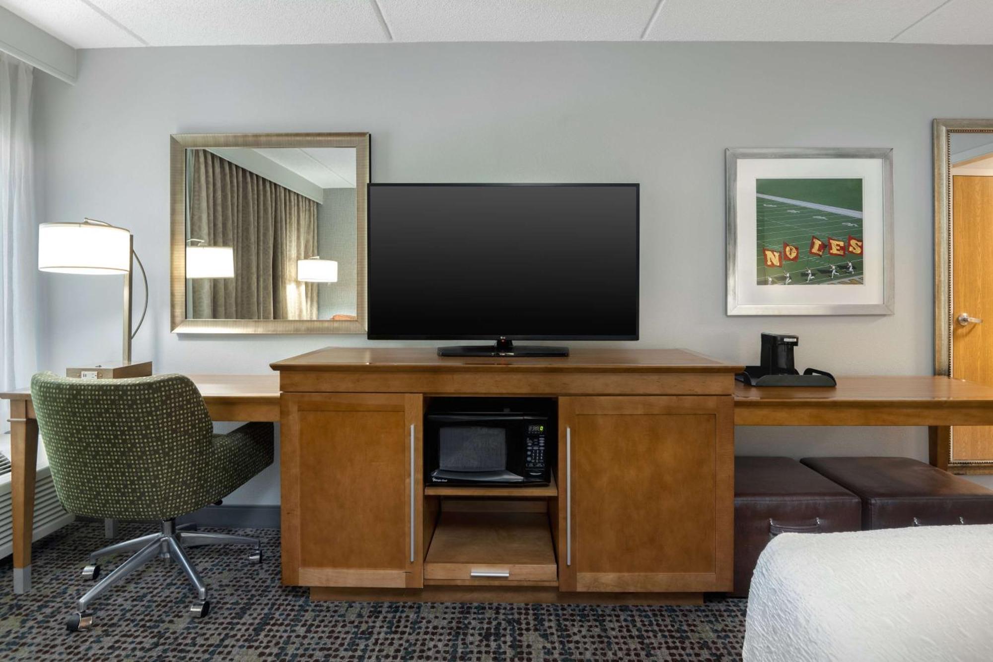 Hampton Tallahassee-central Hotel 3*