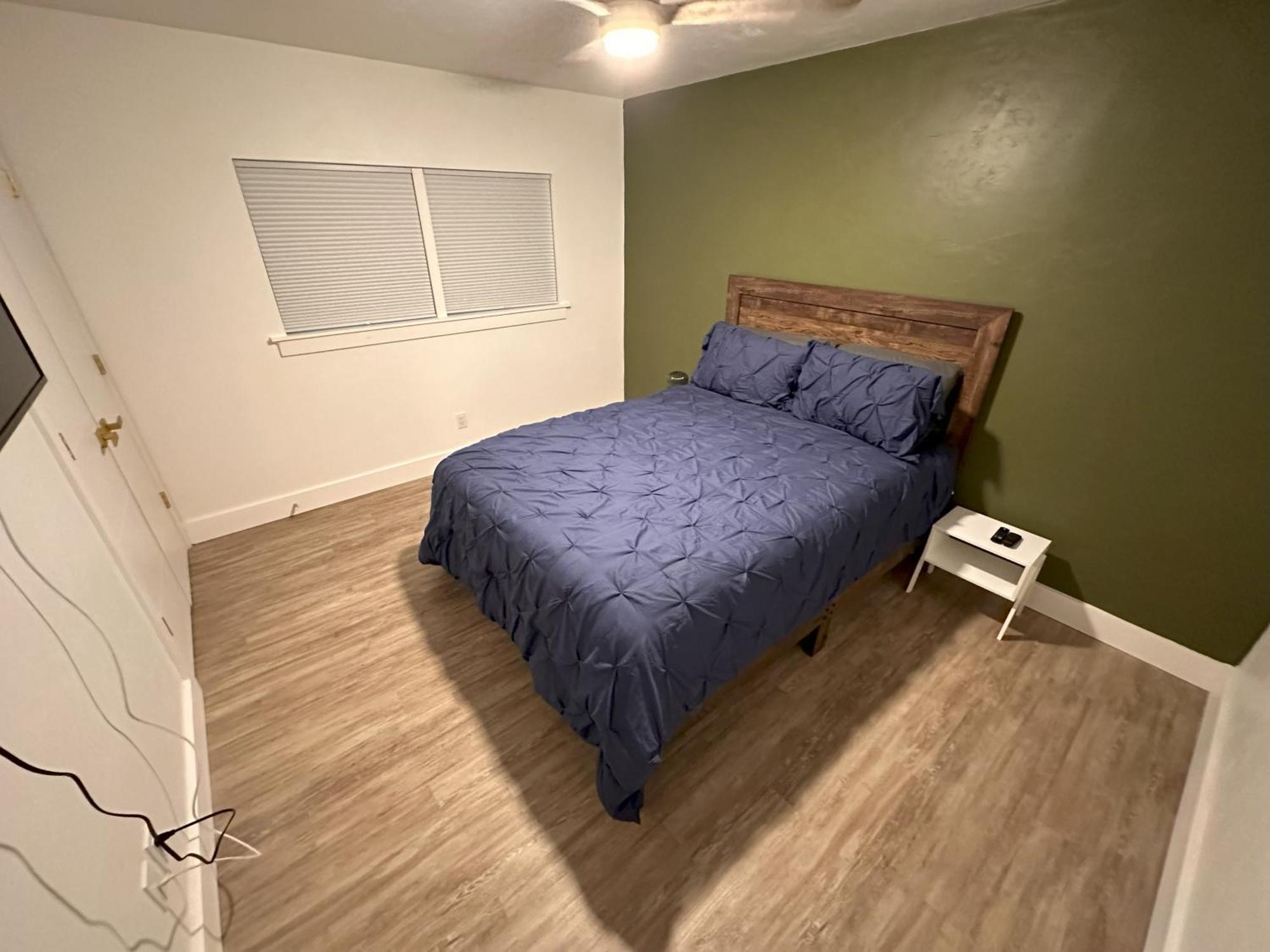 Fully Furnished Executive Housing - Whole House - Manley Manor Aparthotel *