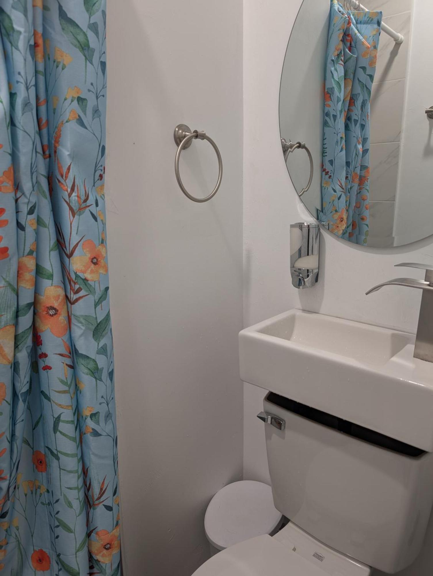 Apartment One Unit Of A Fully Renovated Duplex Near Fsu *