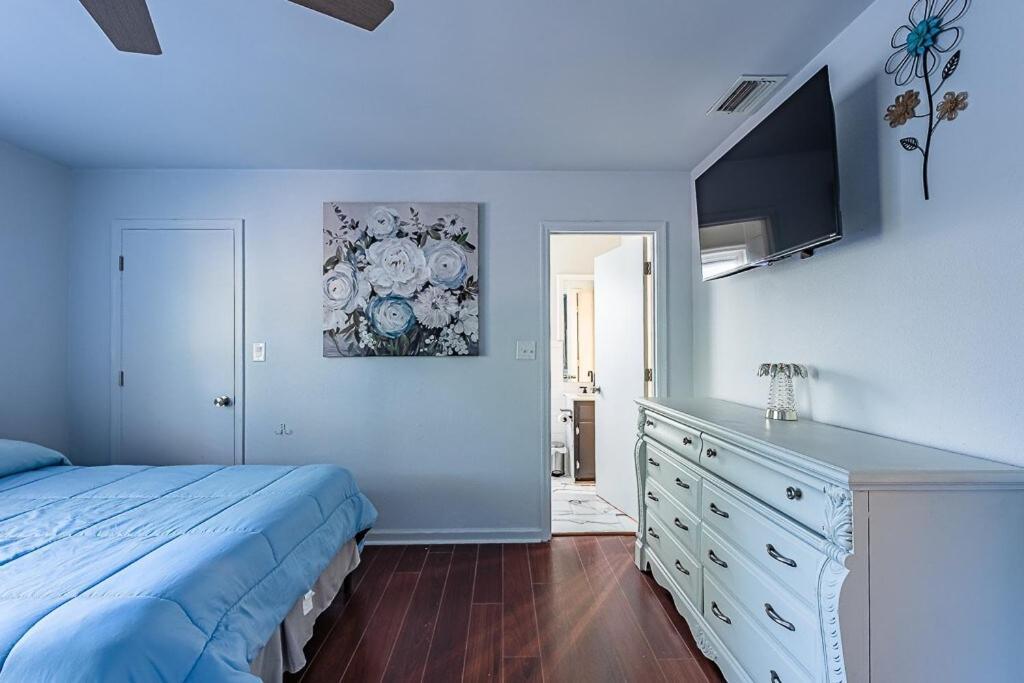 Cozy Townhome Retreat With King Bed Near I-10, Capitol, Fsu & Famu Holiday home *