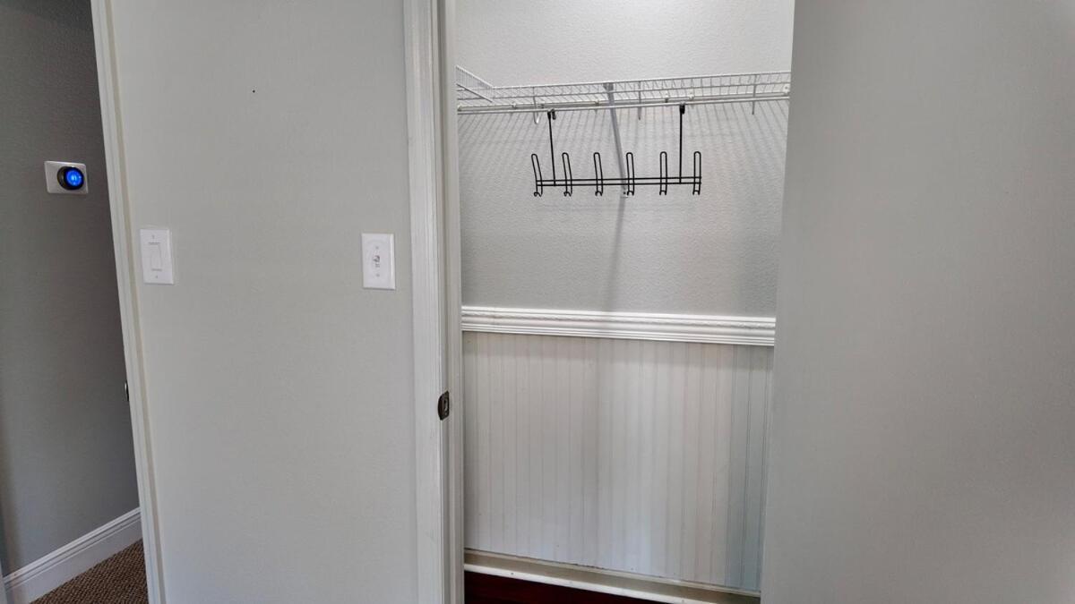 Cozy Townhome Retreat With King Bed Near I-10, Capitol, Fsu & Famu