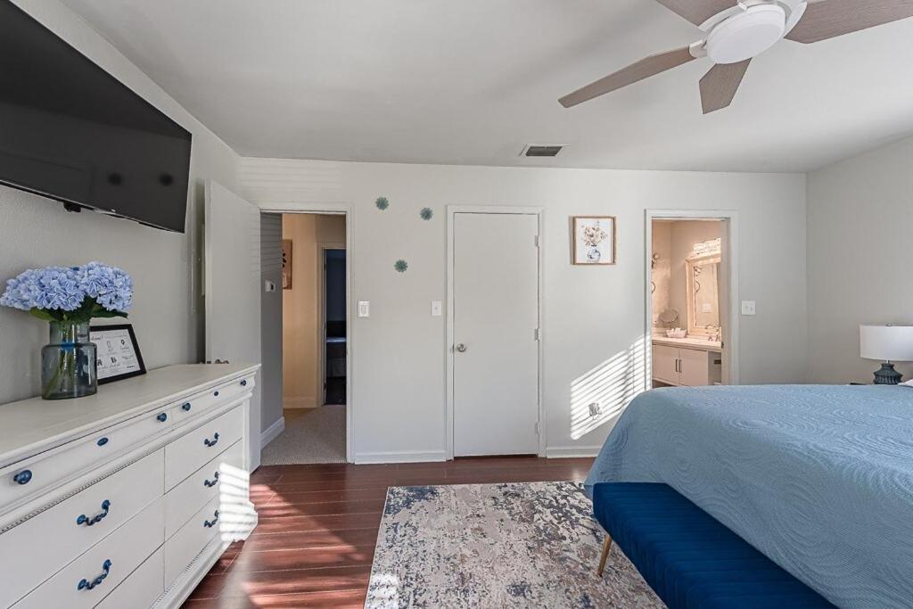 Holiday home Cozy Townhome Retreat With King Bed Near I-10, Capitol, Fsu & Famu *
