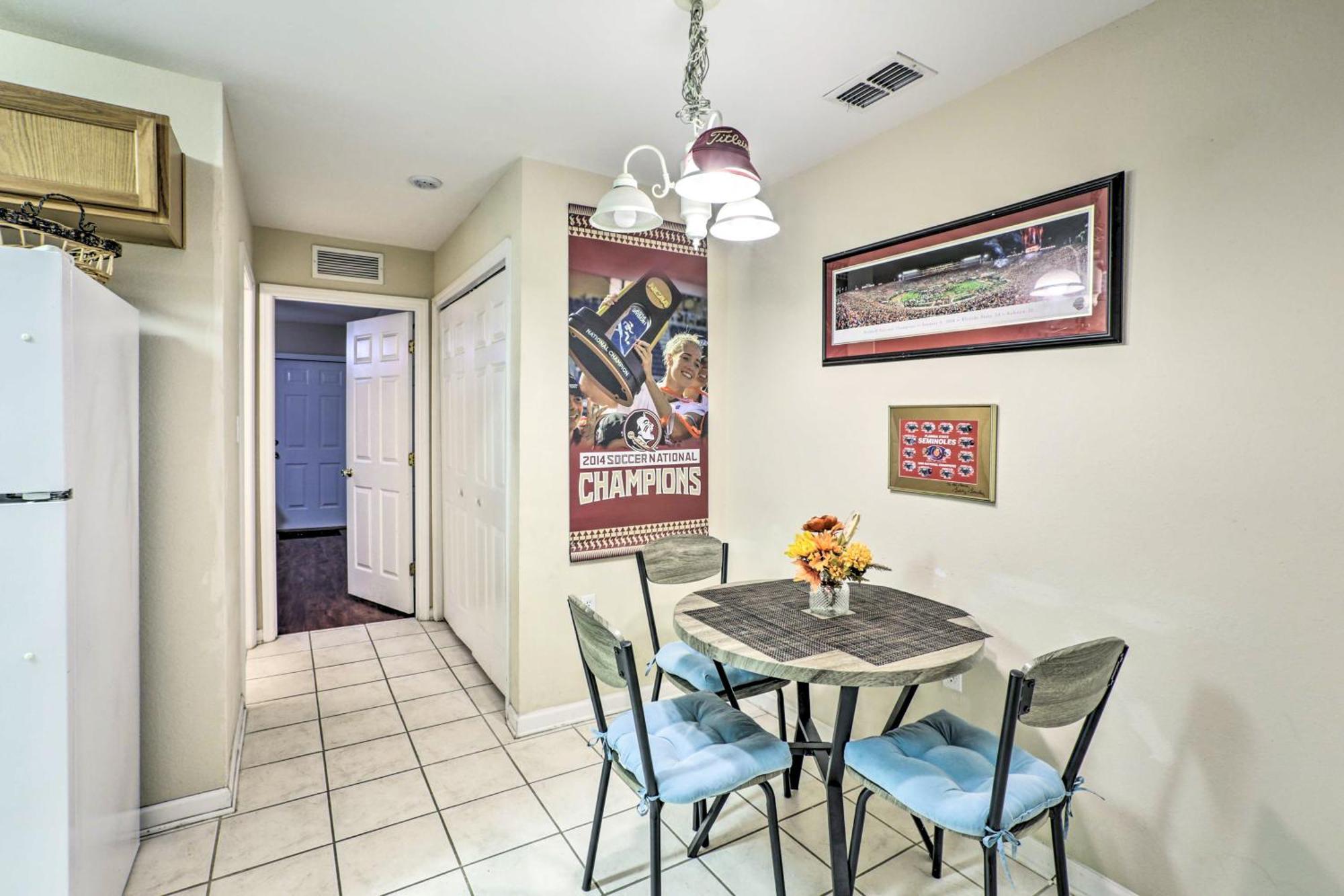 Townhome 4 Mi To College Town! Holiday home